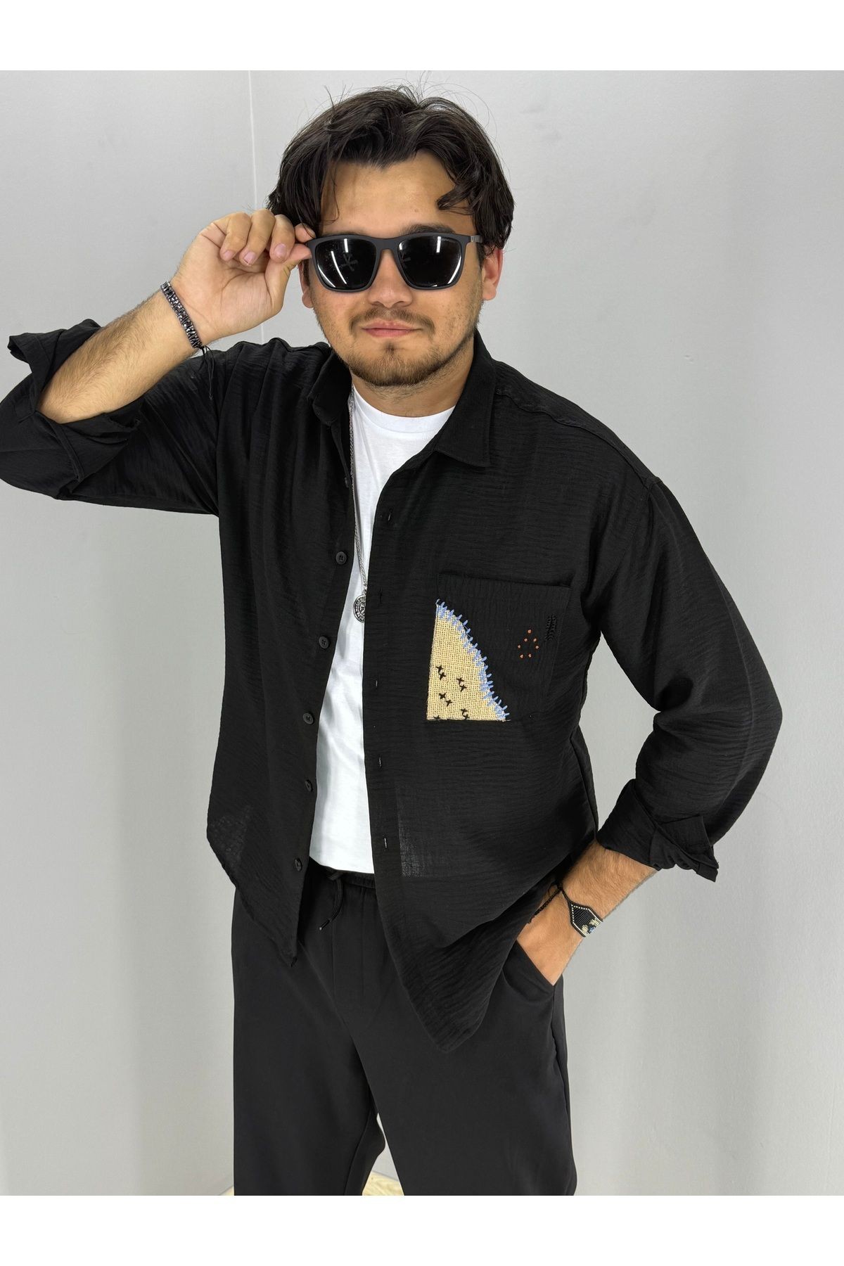 Nakış Hasır Cep Detaylı Oversize Gömlek (Siyah)