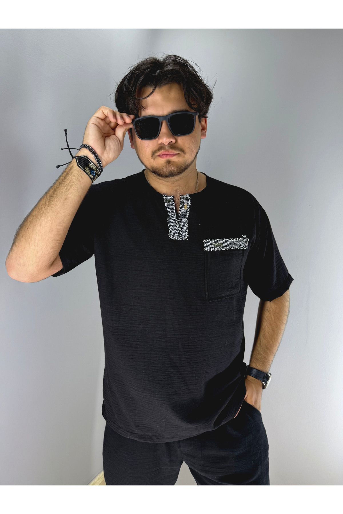 El İşi Yaka ve Cep Pis Dikiş Oversize T-Shirt (Siyah)