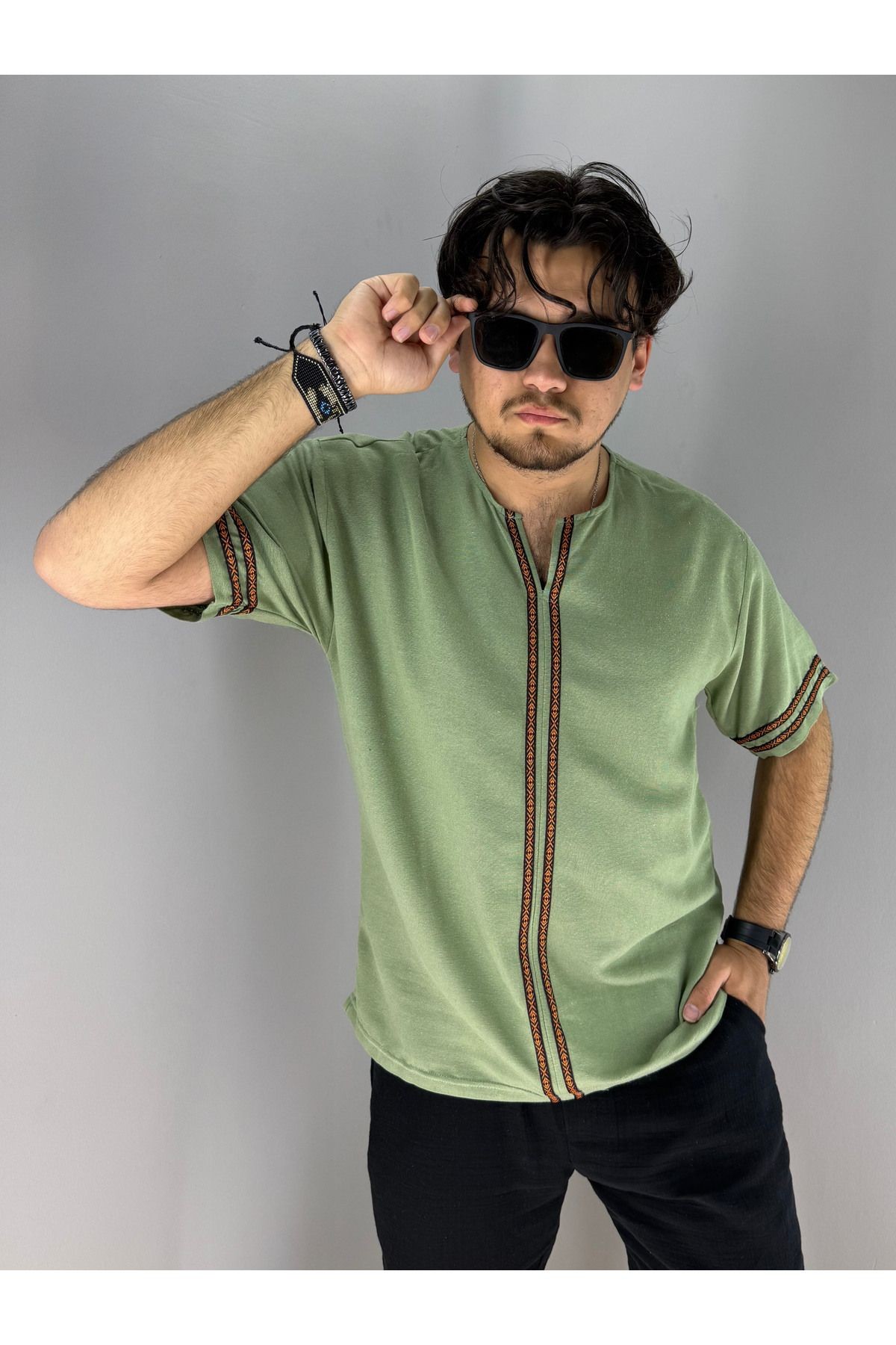 Armut Yaka Pat ve Kol Etnik Detaylı Keten T-Shirt (Haki)
