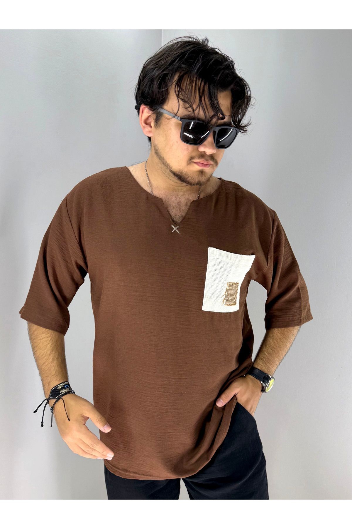 Muslin Armut Yaka ve Cep Etnik Desen T-shirt (Kahve)