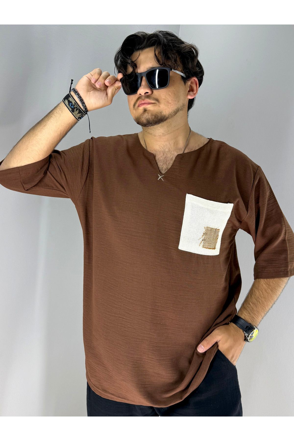 Muslin Armut Yaka ve Cep Etnik Desen T-shirt (Kahve)