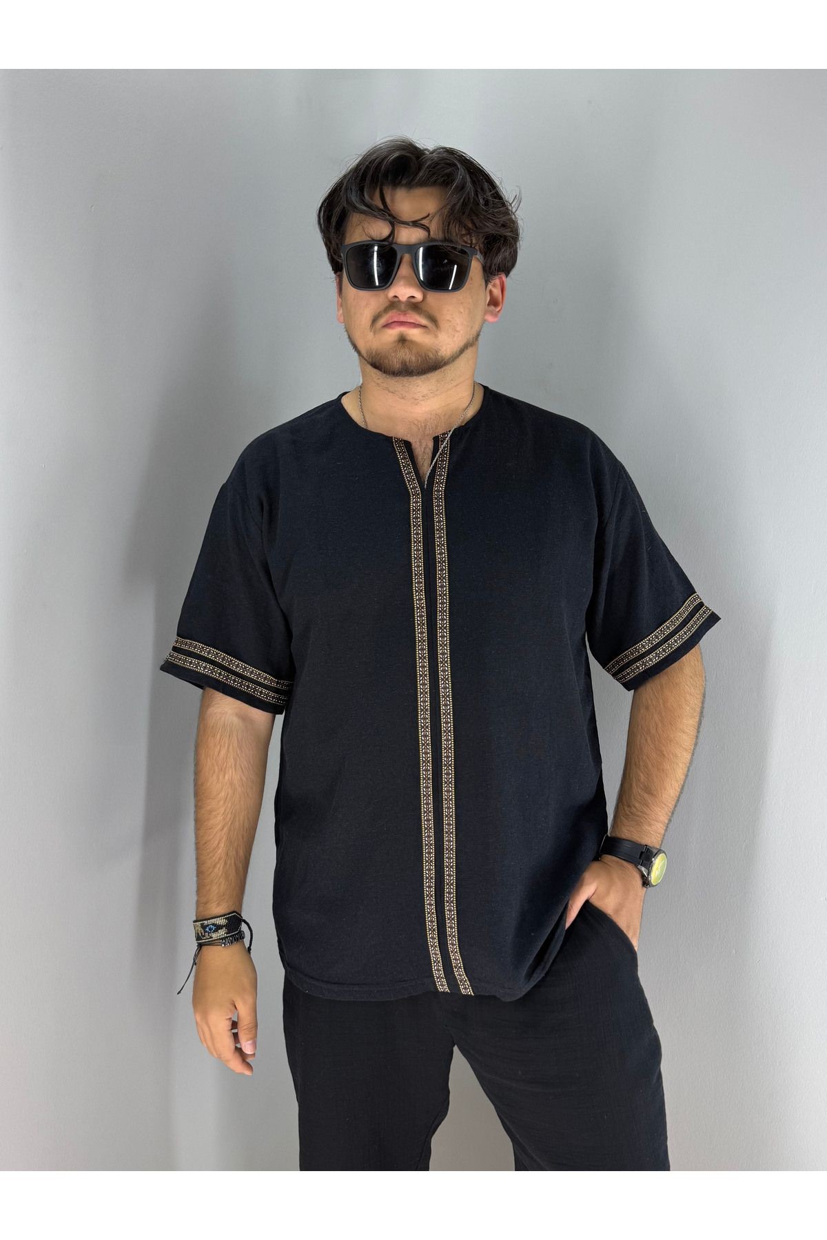 Armut Yaka Pat ve Kol Etnik Detaylı Keten T-Shirt (Siyah)