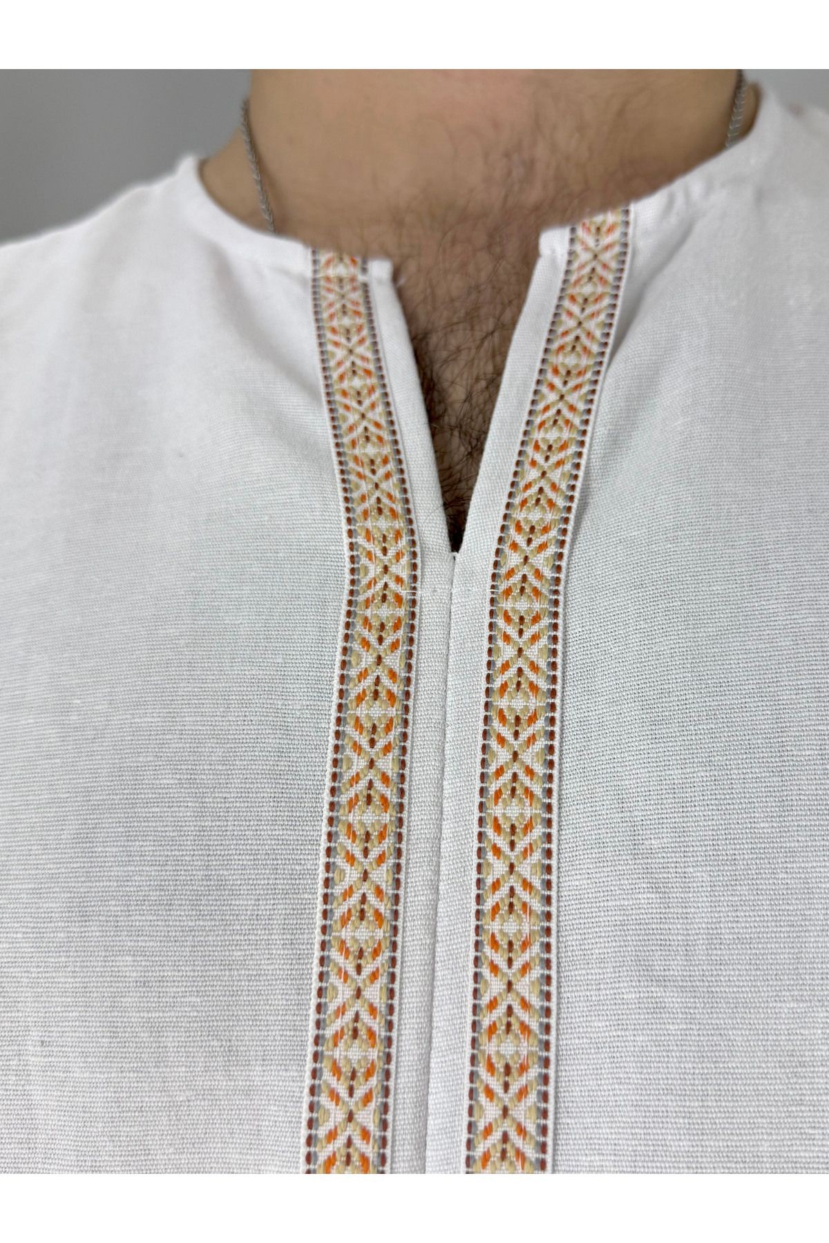 Armut Yaka Pat ve Kol Etnik Detaylı Keten T-Shirt (Beyaz)