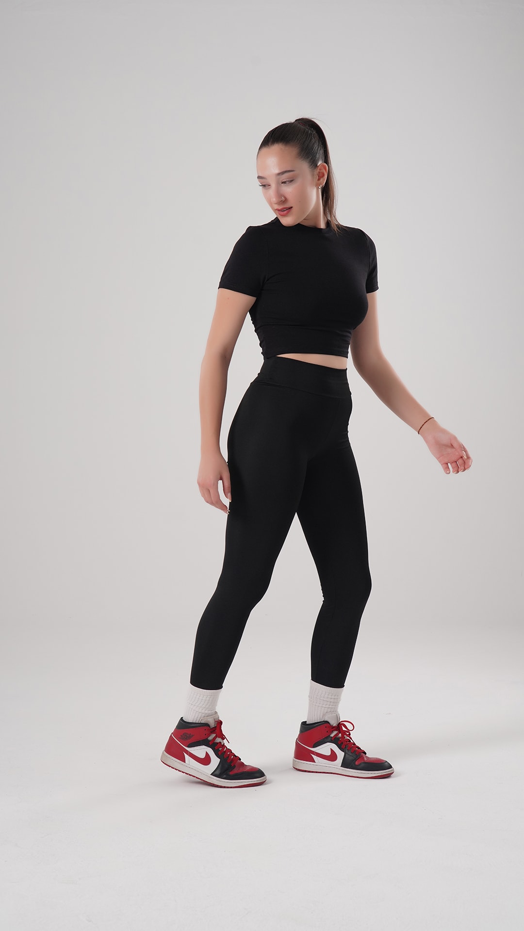 VELORA FLOW BASIC T-SHIRT