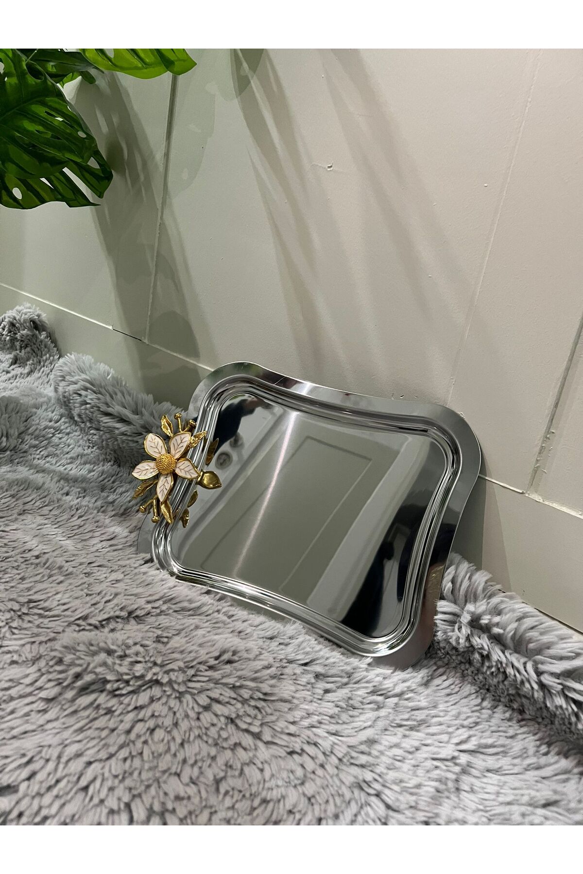 Paslanmaz Çelik Papatya Aksesuarlı İtalyan Büyük Dalgalı Servis Tepsisi 1 Adet