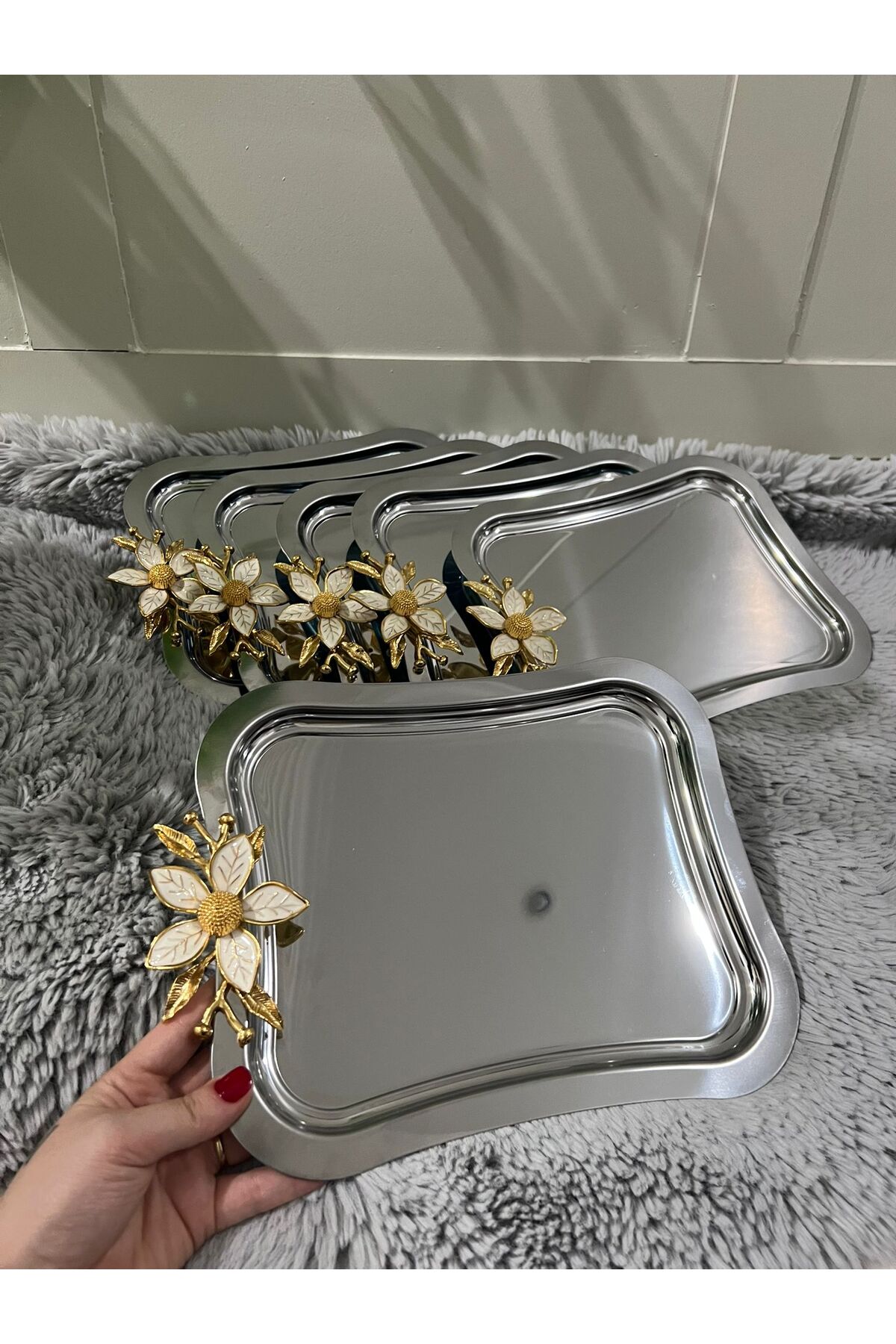 6'Lı Paslanmaz Çelik Papatya Aksesuarlı İtalyan Büyük Dalgalı Servis Tepsisi