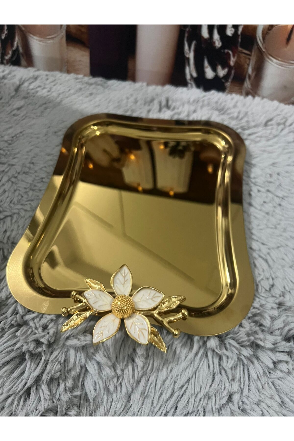 Paslanmaz Çelik Papatya Aksesuarlı İtalyan Büyük Dalgalı Servis Tepsisi 1 Adet