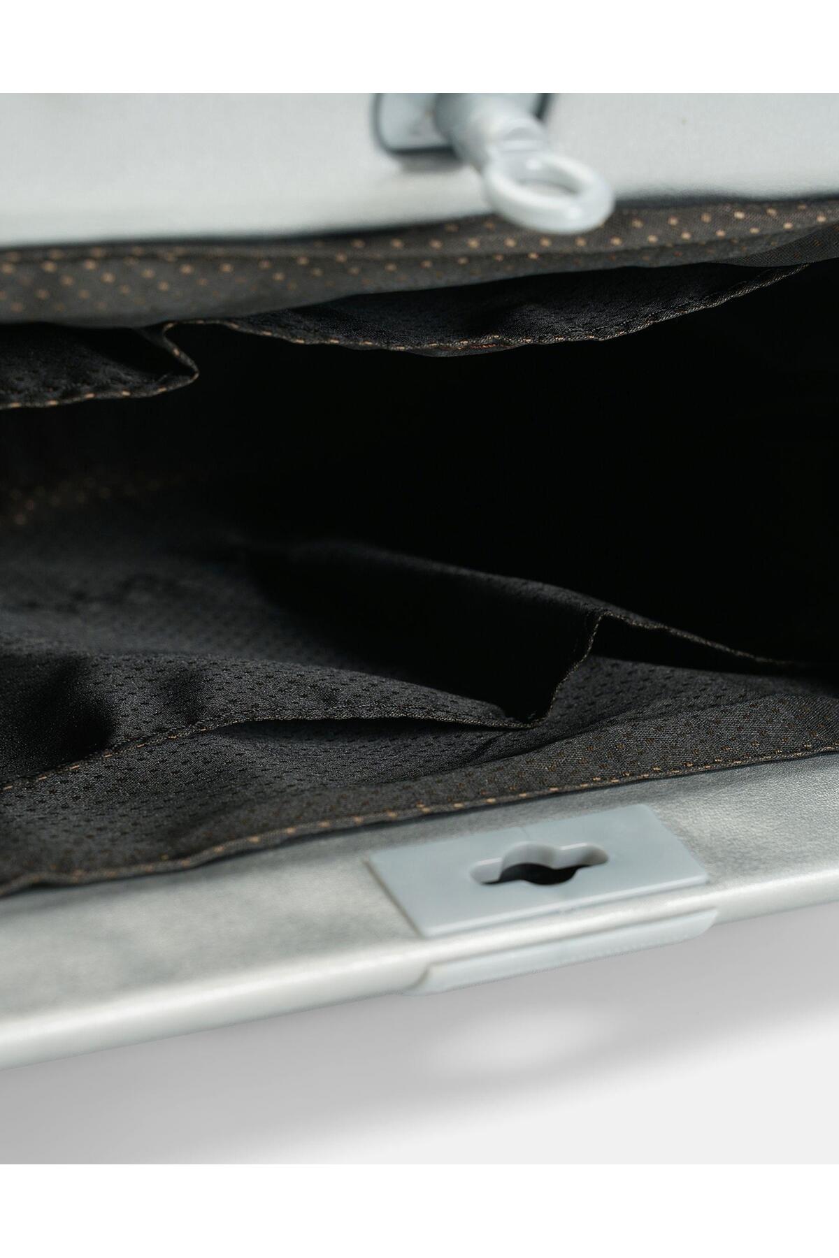 Bag Midnight Elegance Gümüş Gri Zincir Detaylı Suni Deri Kadın Kol ve Omuz Çantası