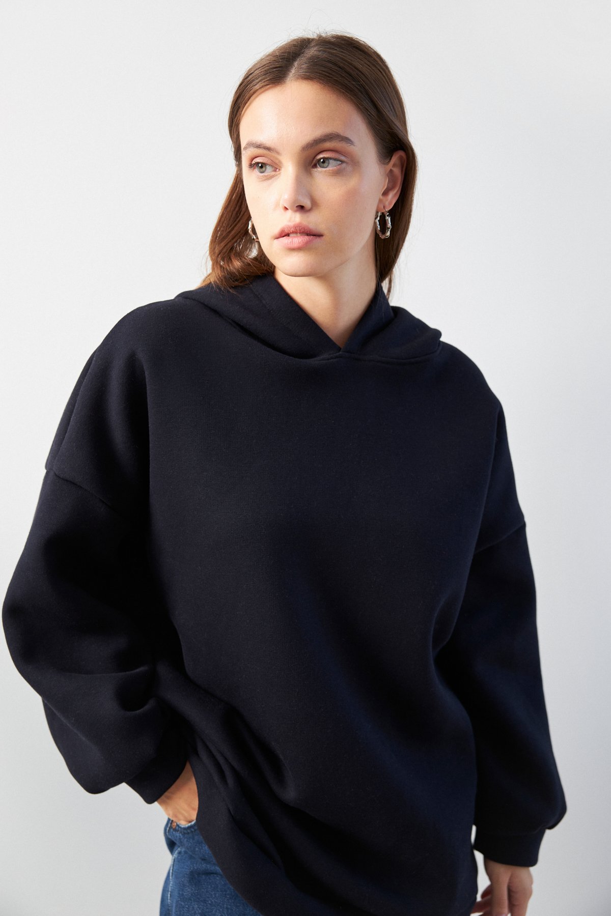 Kadın Siyah Yumuşak Dokulu Oversize Şardonlu Kapüşonlu Sweatshirt