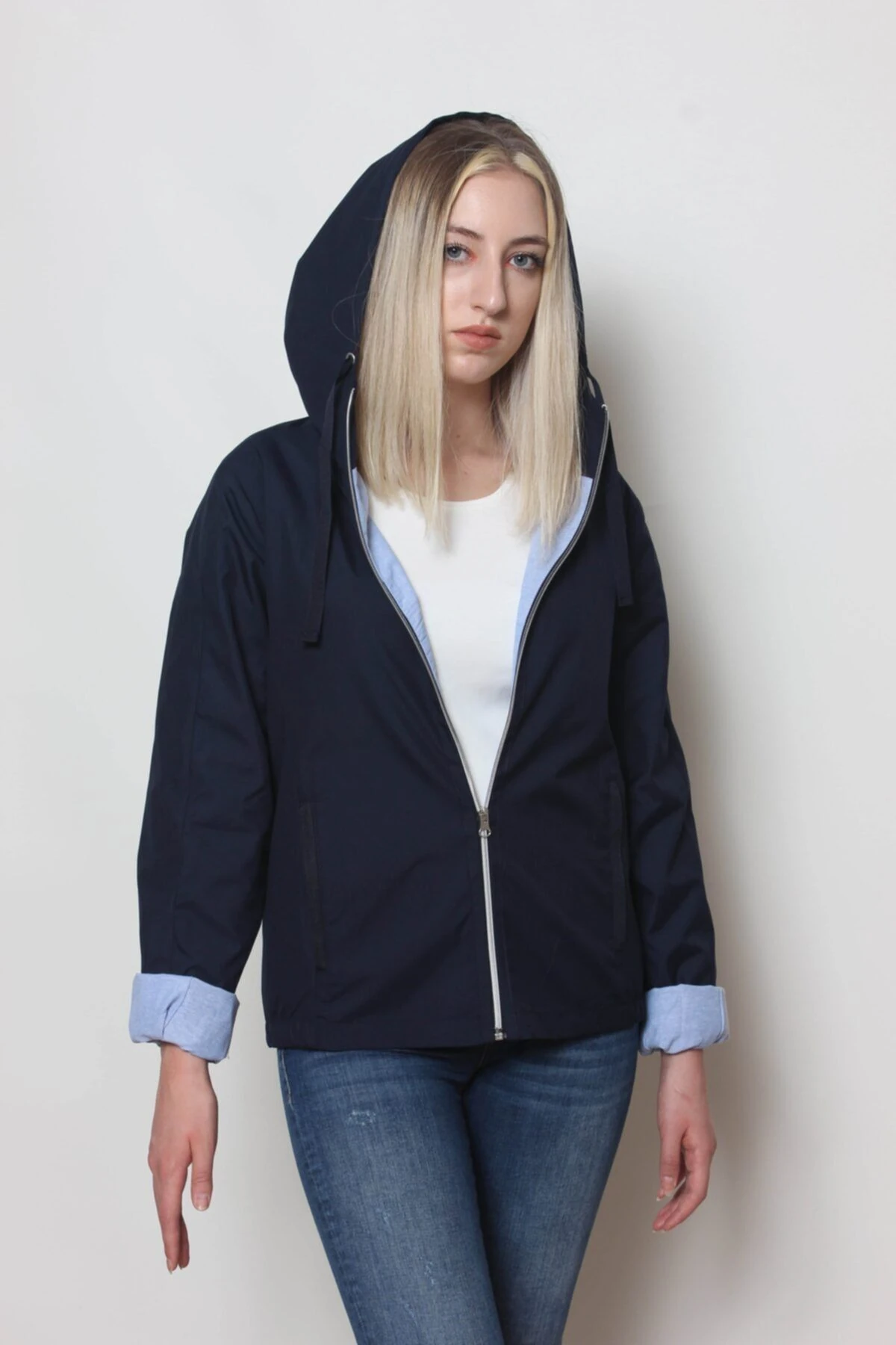 Kadın Lacivert Yağmurluk Rüzgarlık