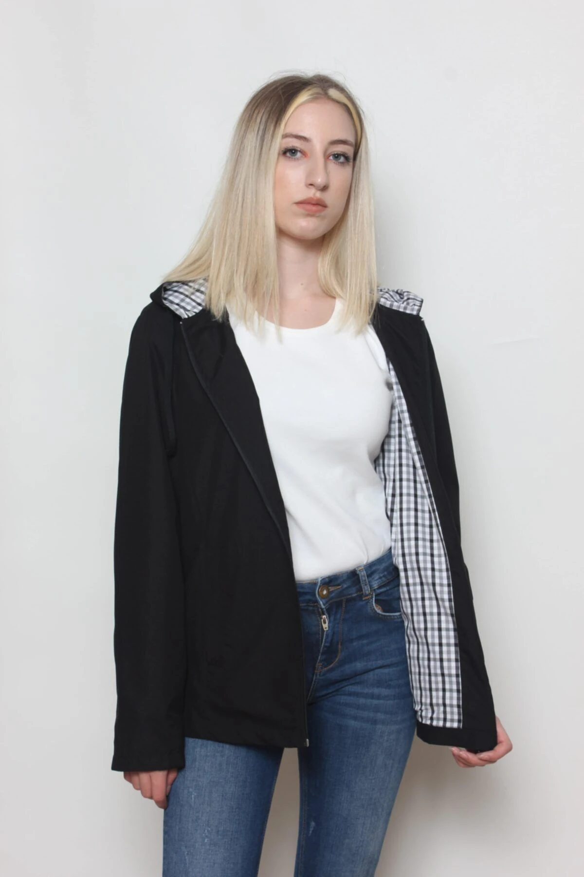 Kadın Siyah  Kapüşonlu Yağmurluk Rüzgarlık