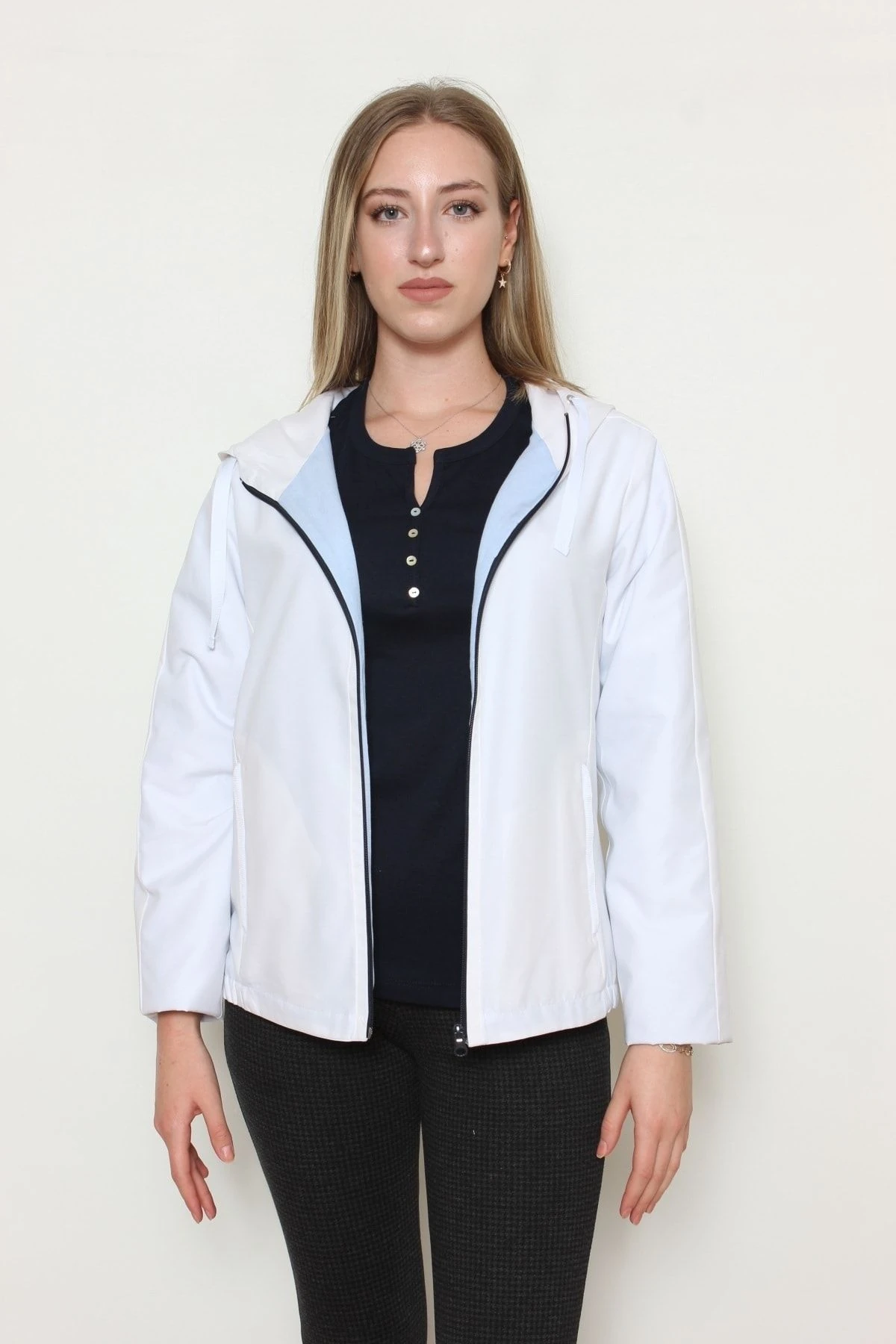 Kadın Beyaz Yağmurluk Rüzgarlık