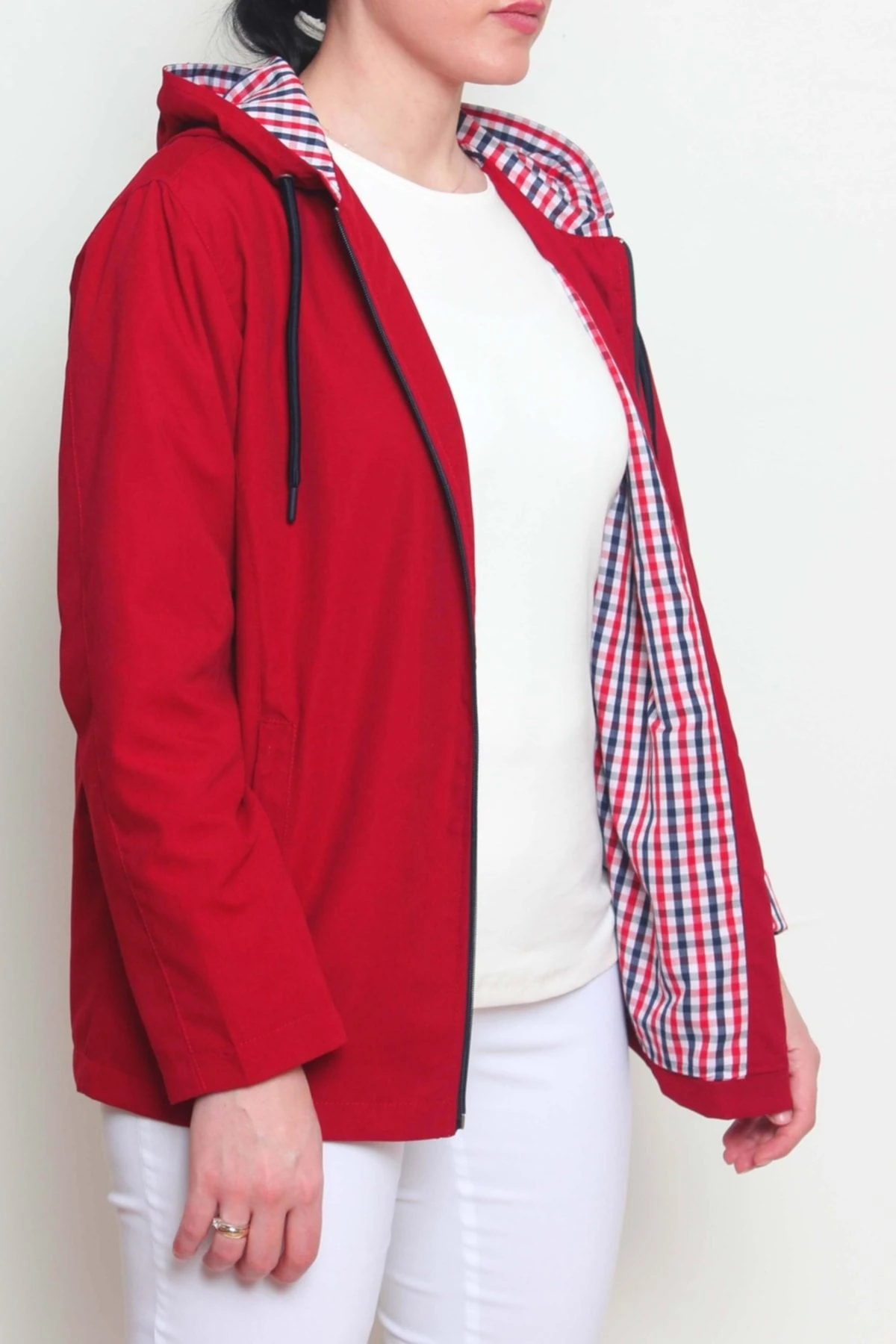 Kadın Ince Su Geçirmez Kapüşonlu Yağmurluk Rüzgarlık