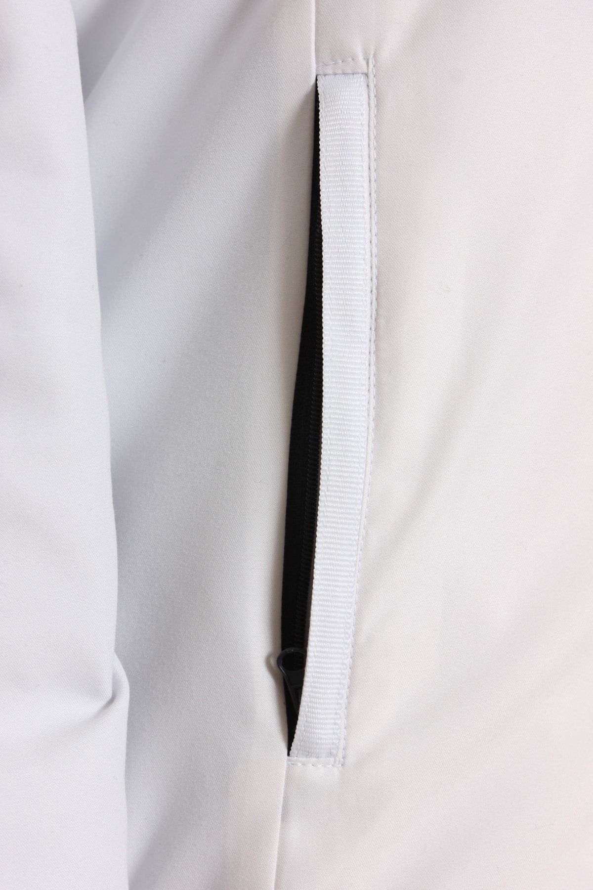 Kadın Beyaz Yağmurluk Rüzgarlık