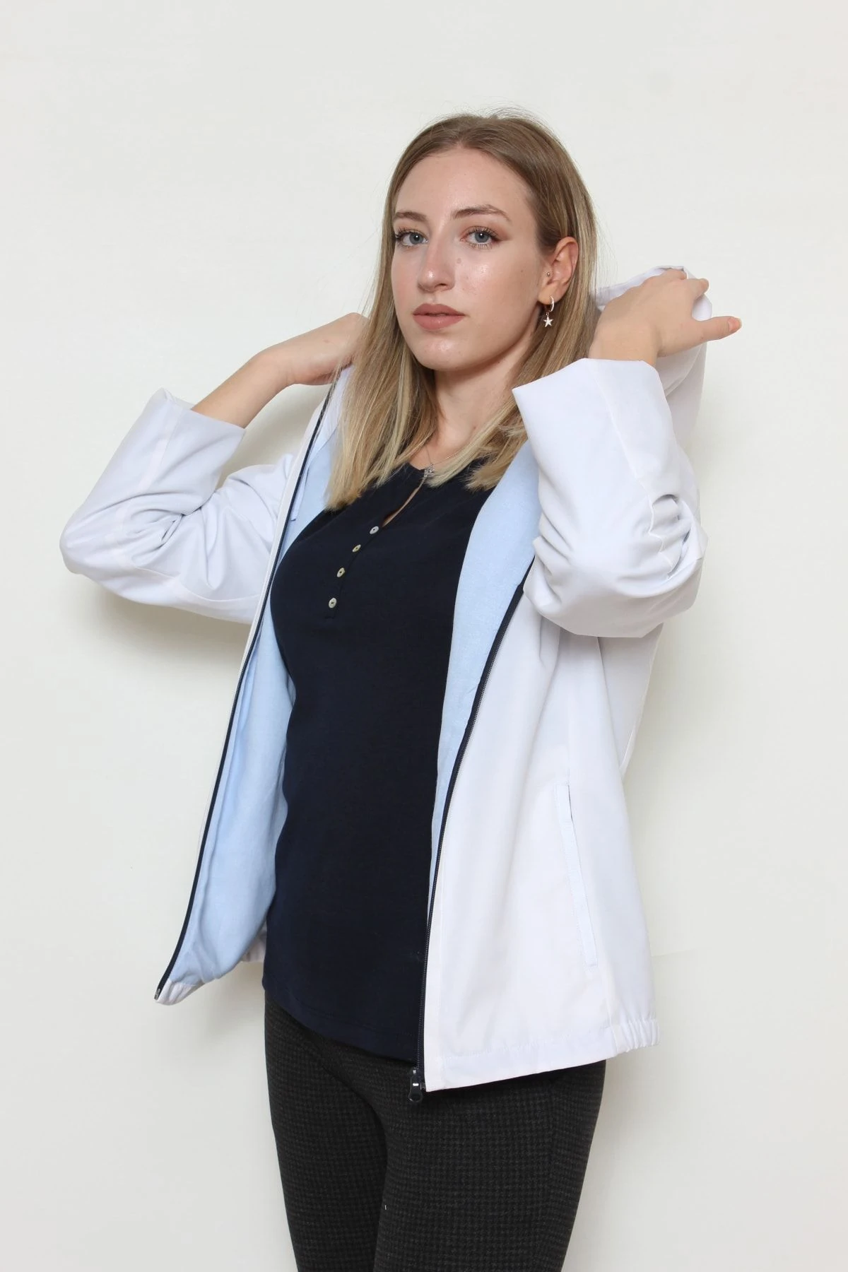 Kadın Beyaz Yağmurluk Rüzgarlık