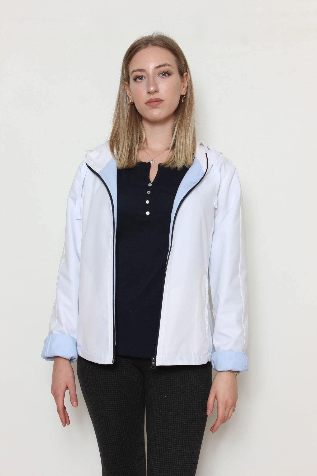 Kadın Beyaz Yağmurluk Rüzgarlık