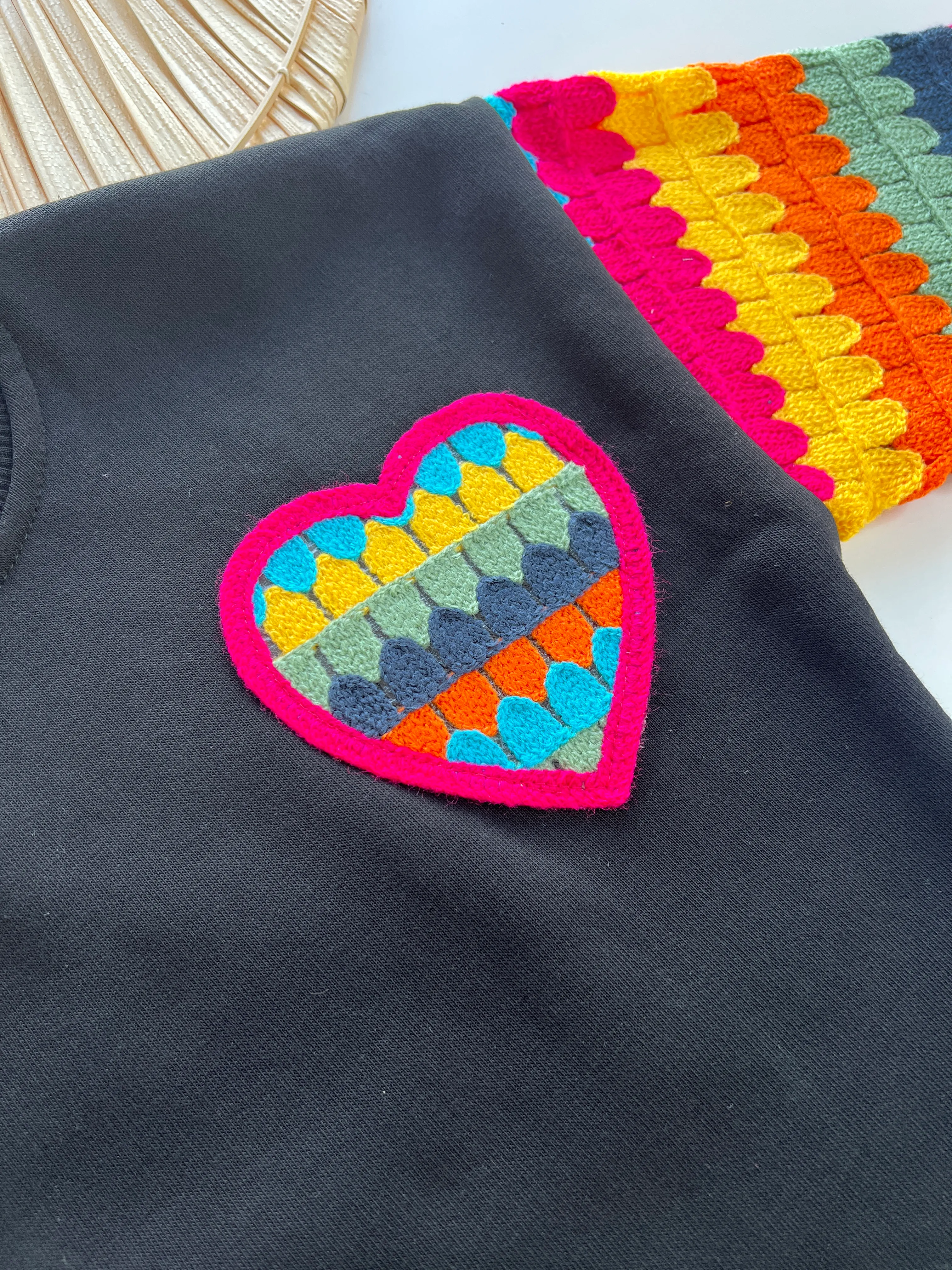 Örgü Kollu Kalp Detaylı Şardonlu Kız Çocuk Takımı