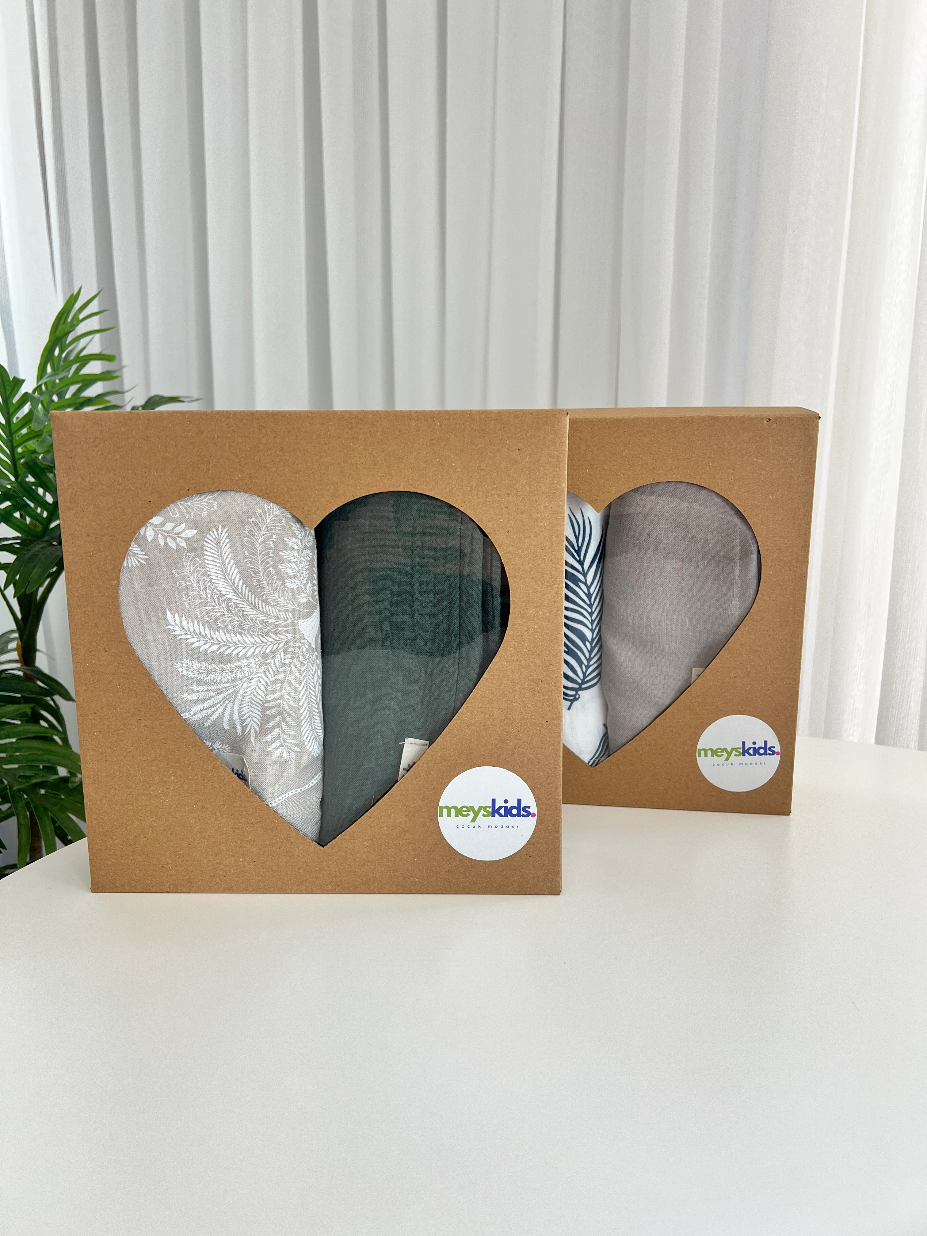 Kuş Tüyü 3'lü Battaniye Seti