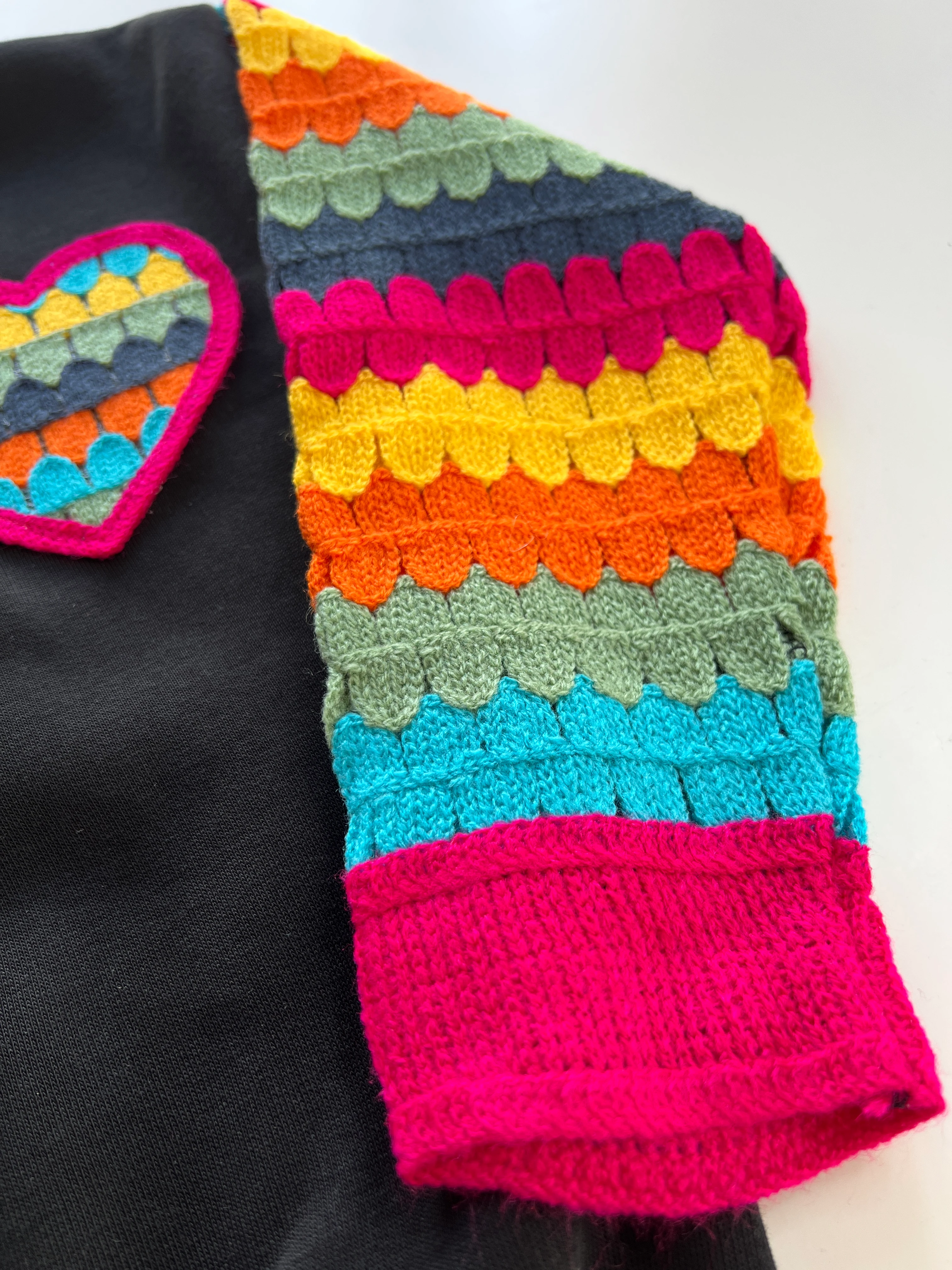 Örgü Kollu Kalp Detaylı Şardonlu Kız Çocuk Takımı