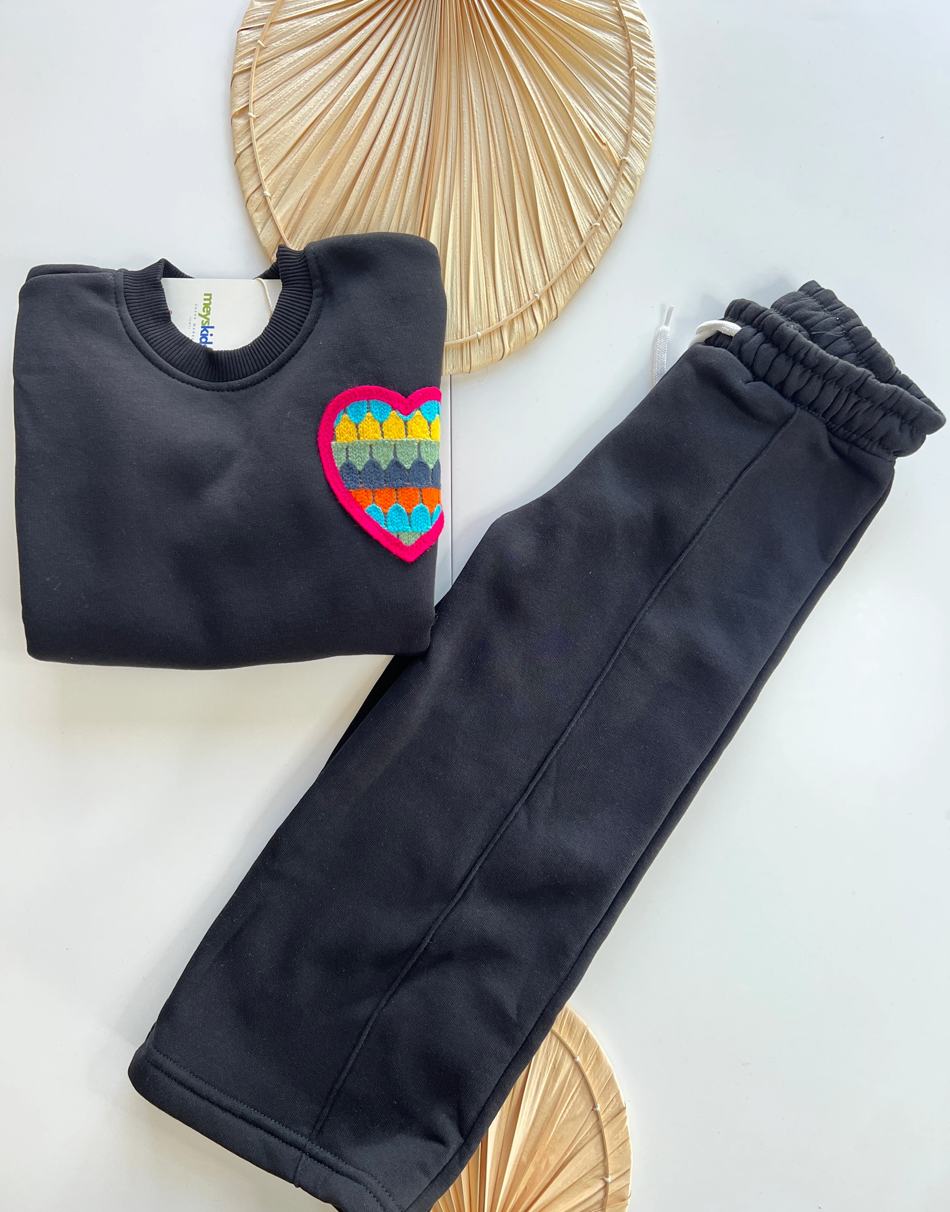 Örgü Kollu Kalp Detaylı Şardonlu Kız Çocuk Takımı