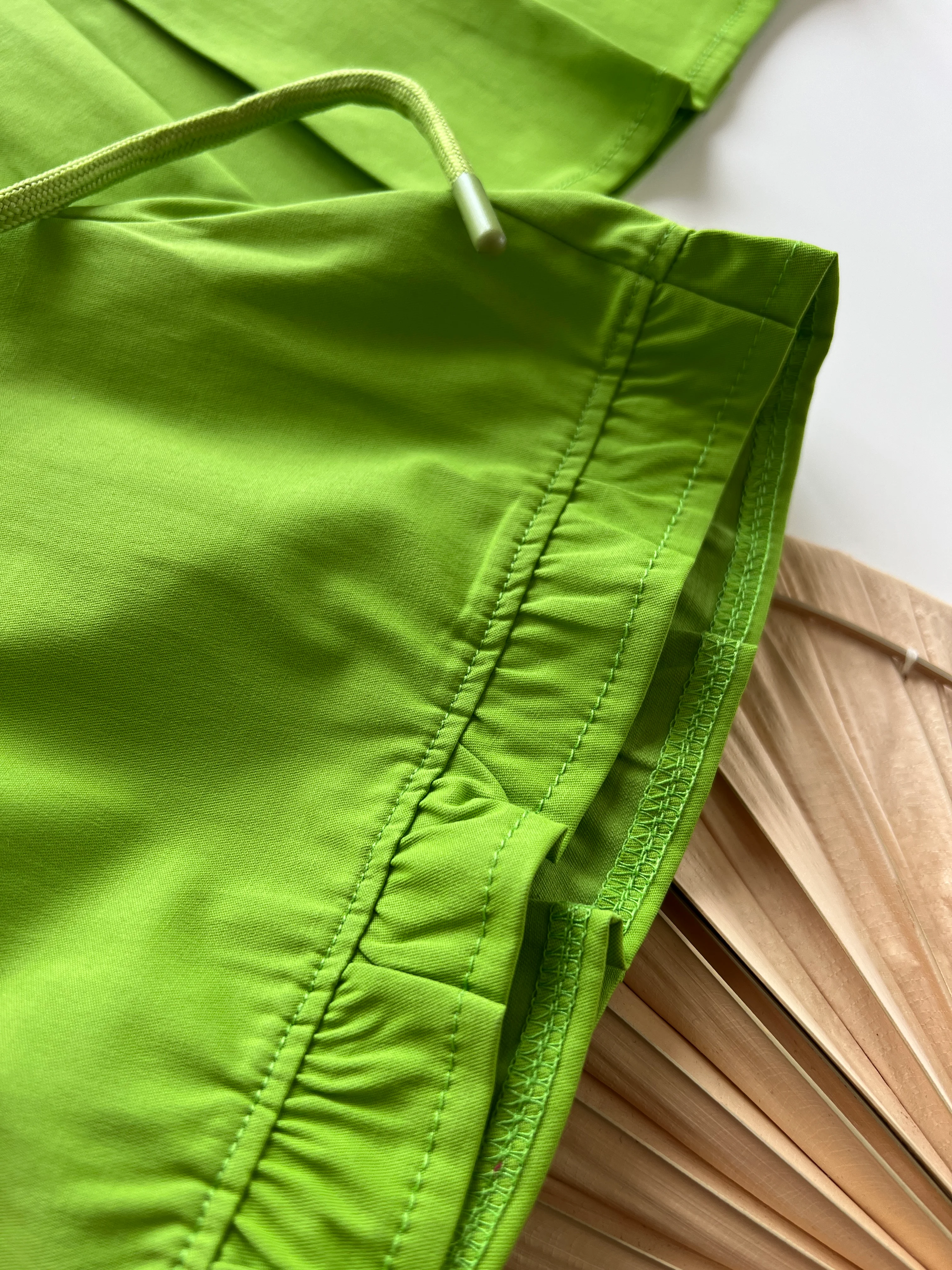 Yakası Fiyonklu Şortlu Takım 