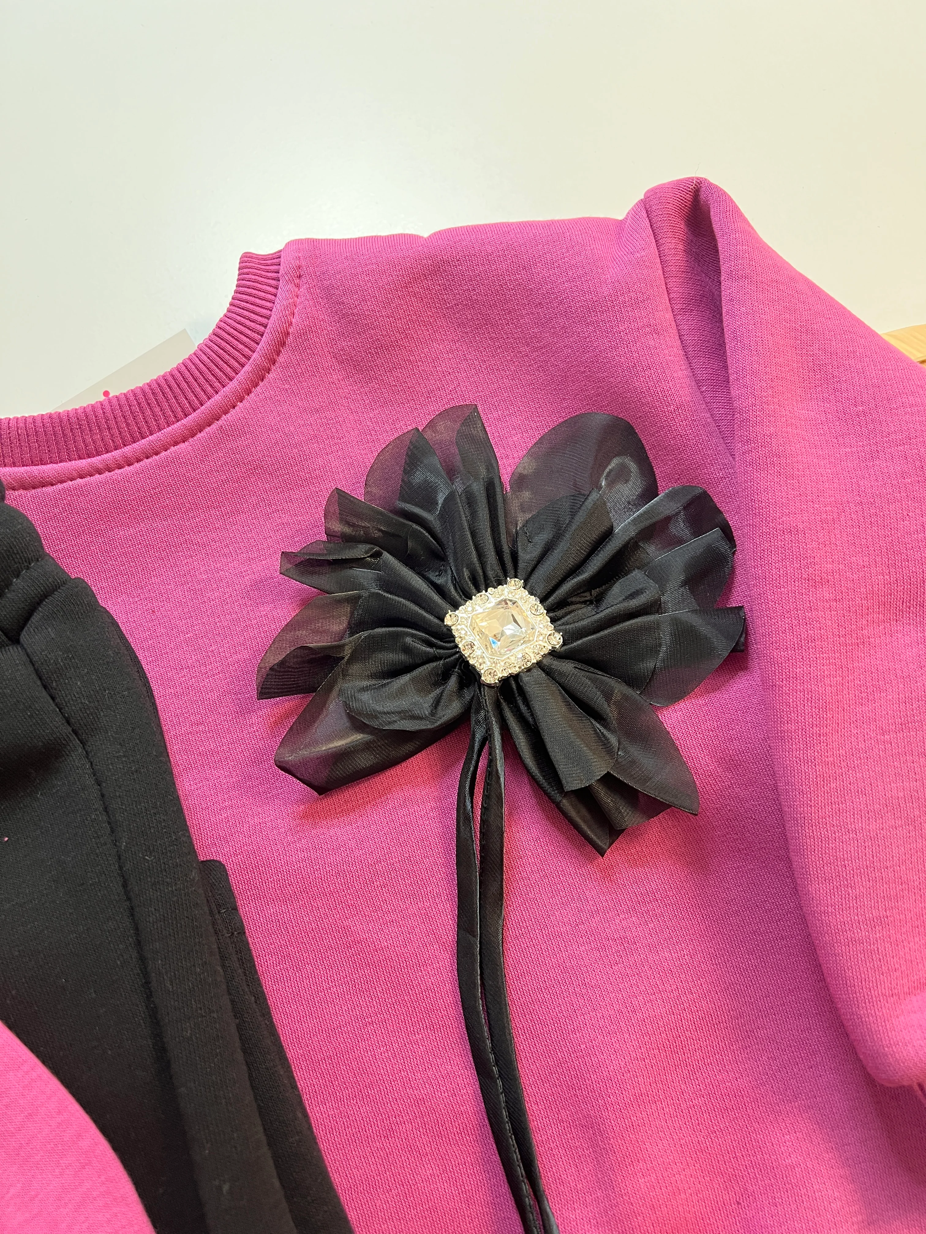 Siyah Çiçek Detaylı Şardonlu Kız Çocuk Takım 