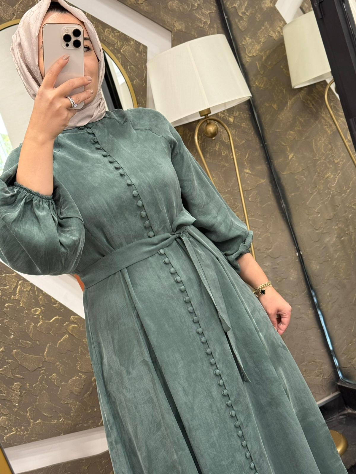 TERZİ DÜKKANI PRİME TAŞLANMIŞ İPEK BRİT DÜĞMELİ ELBİSE