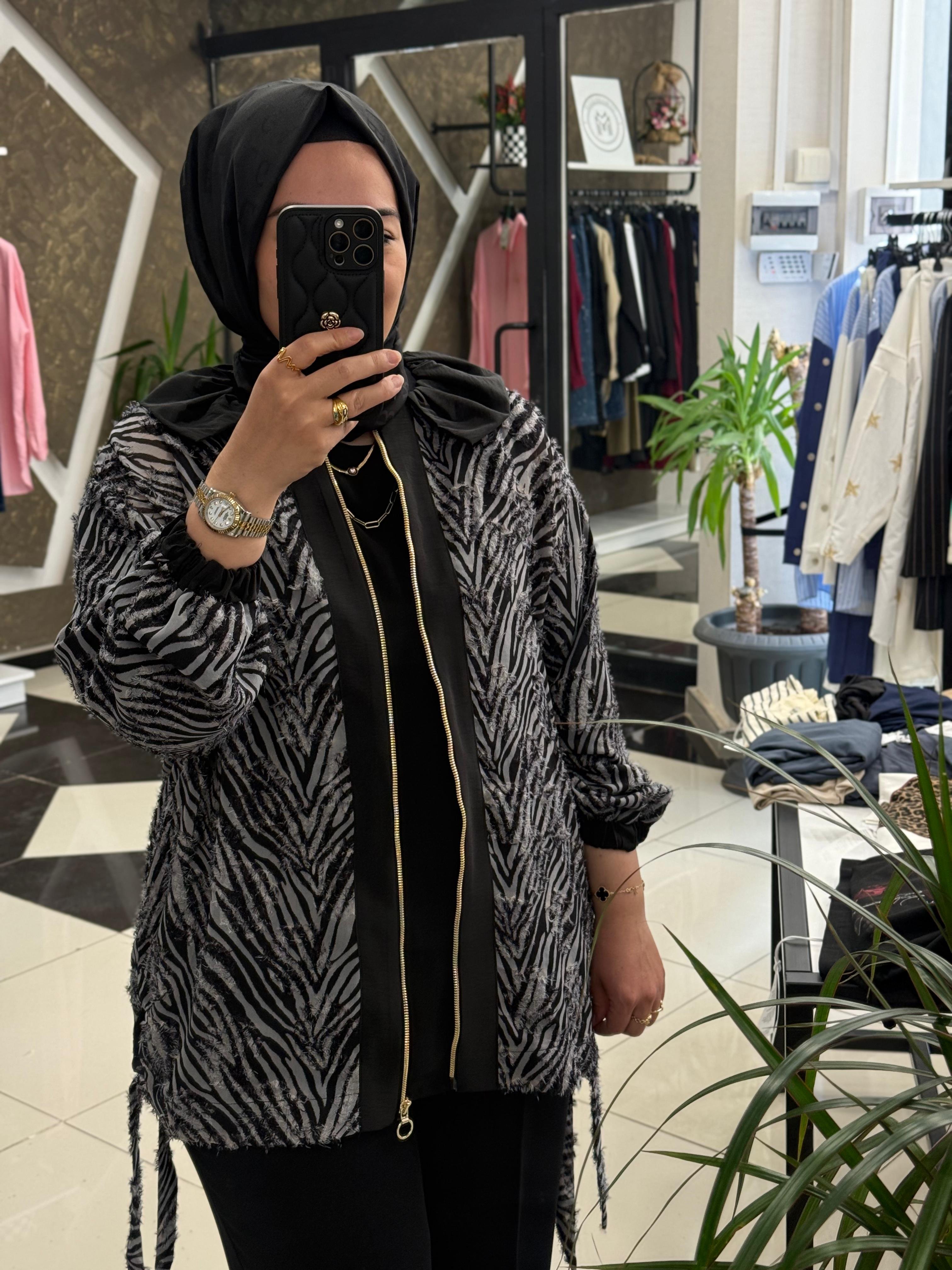 Ghisa 3126 Yaka Detaylı Leopar Şifon Ceket - GRİ SİYAH