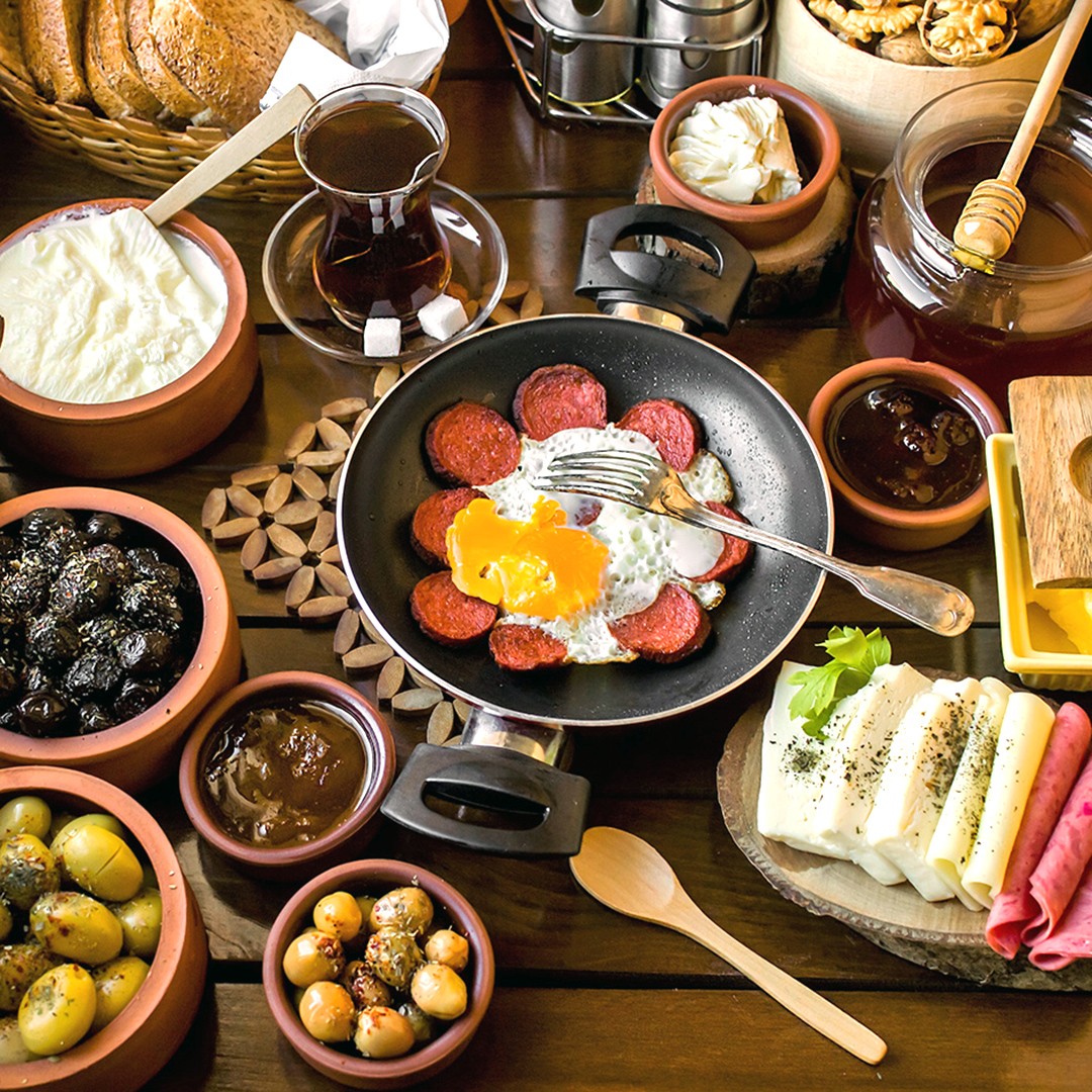 Çekirdek Aile Kahvaltı Paketi: Doğallık ve Lezzet Sofranızda Buluşuyor!