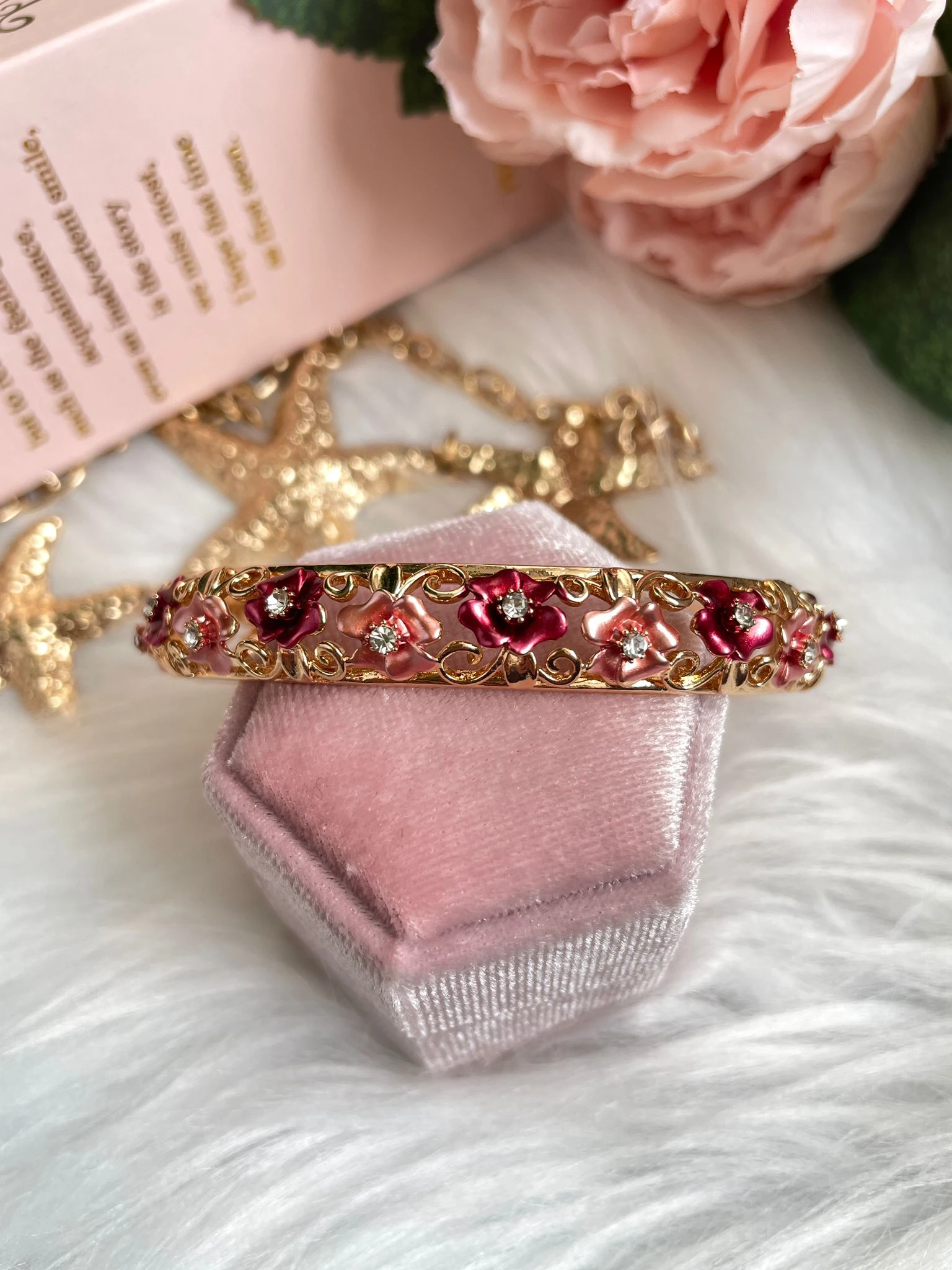 Red Flowers Saten Mineli Bilezik