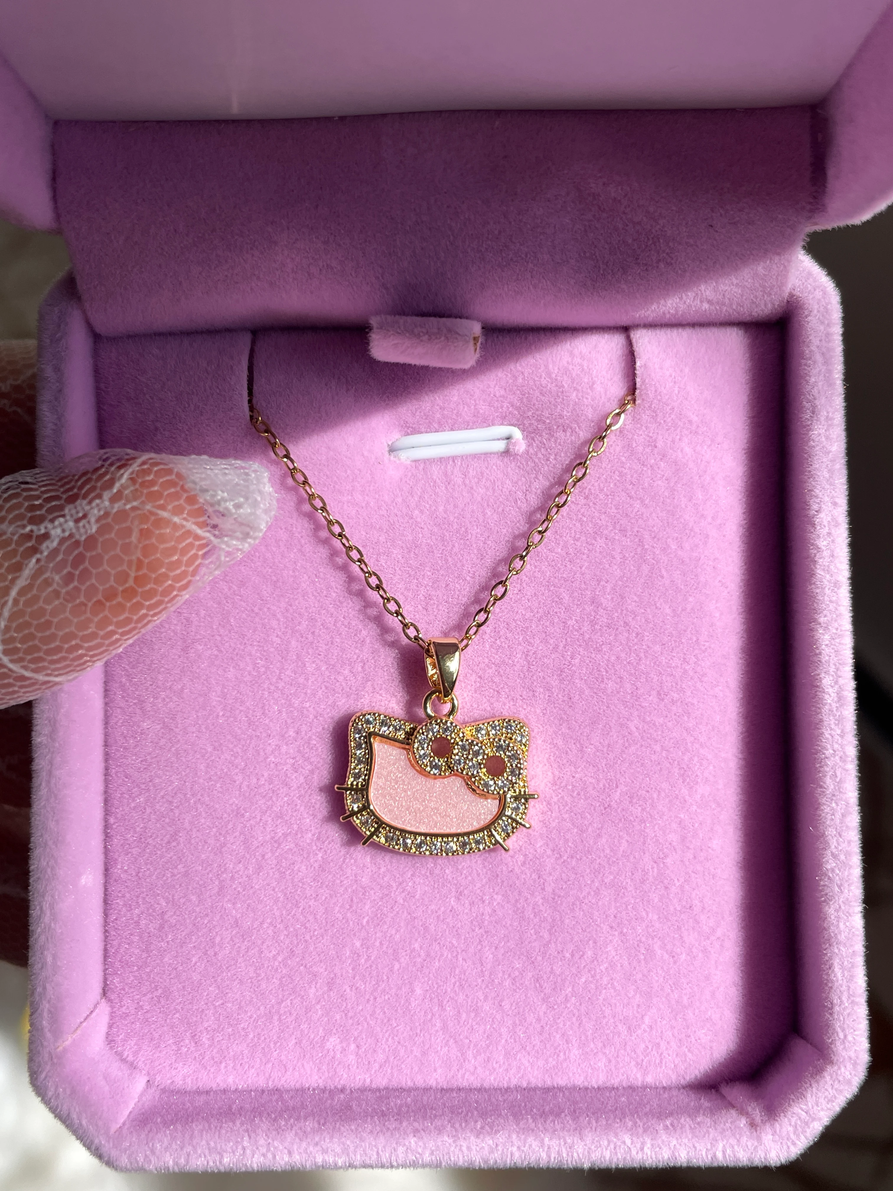 Pink Hello Kitty Kolye