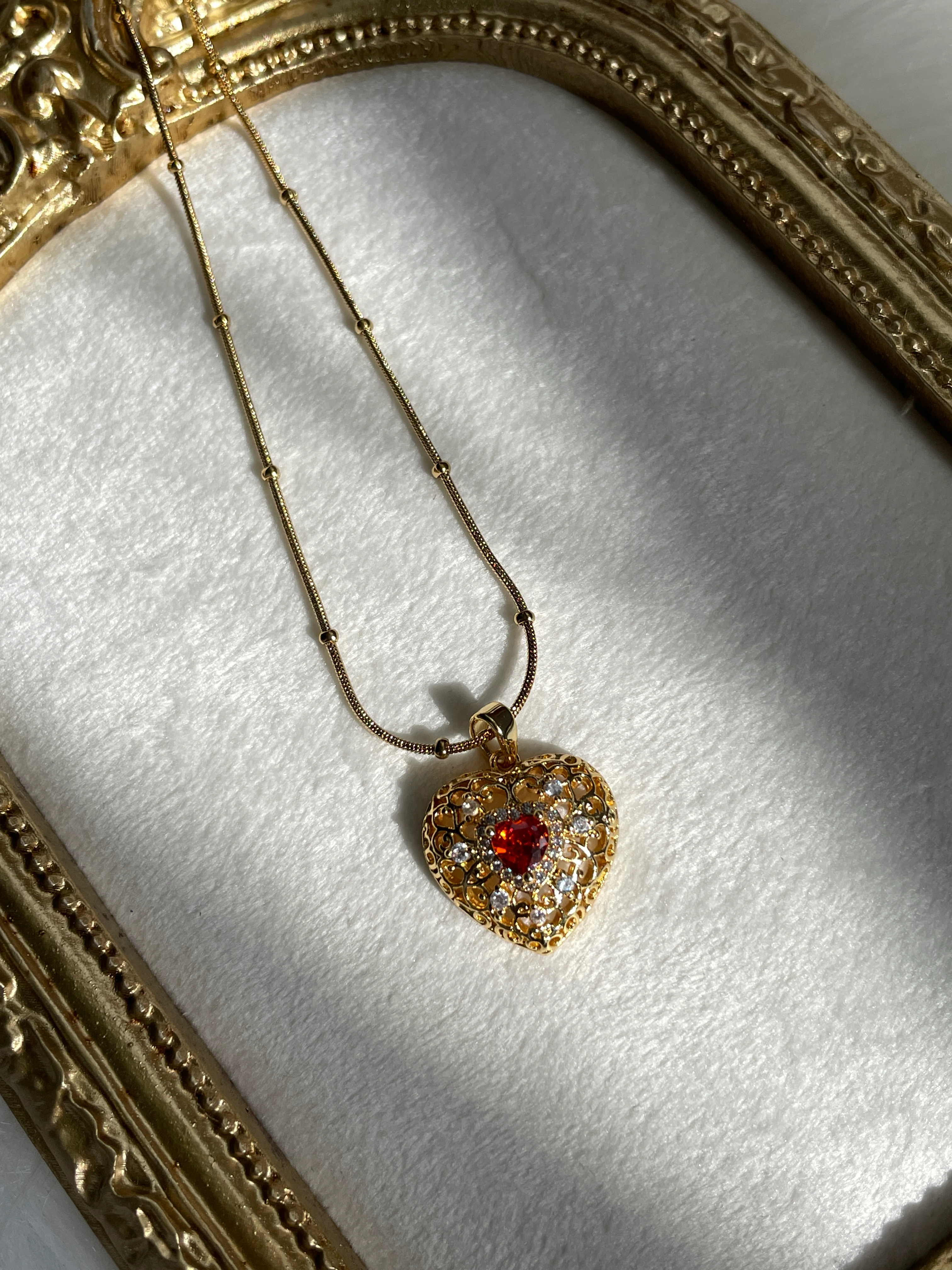 Red Heart Çelik Vintage Kolye