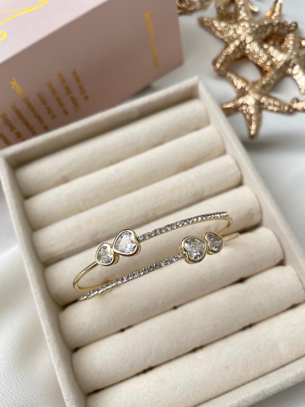 White Bloom Gold Kelepçe