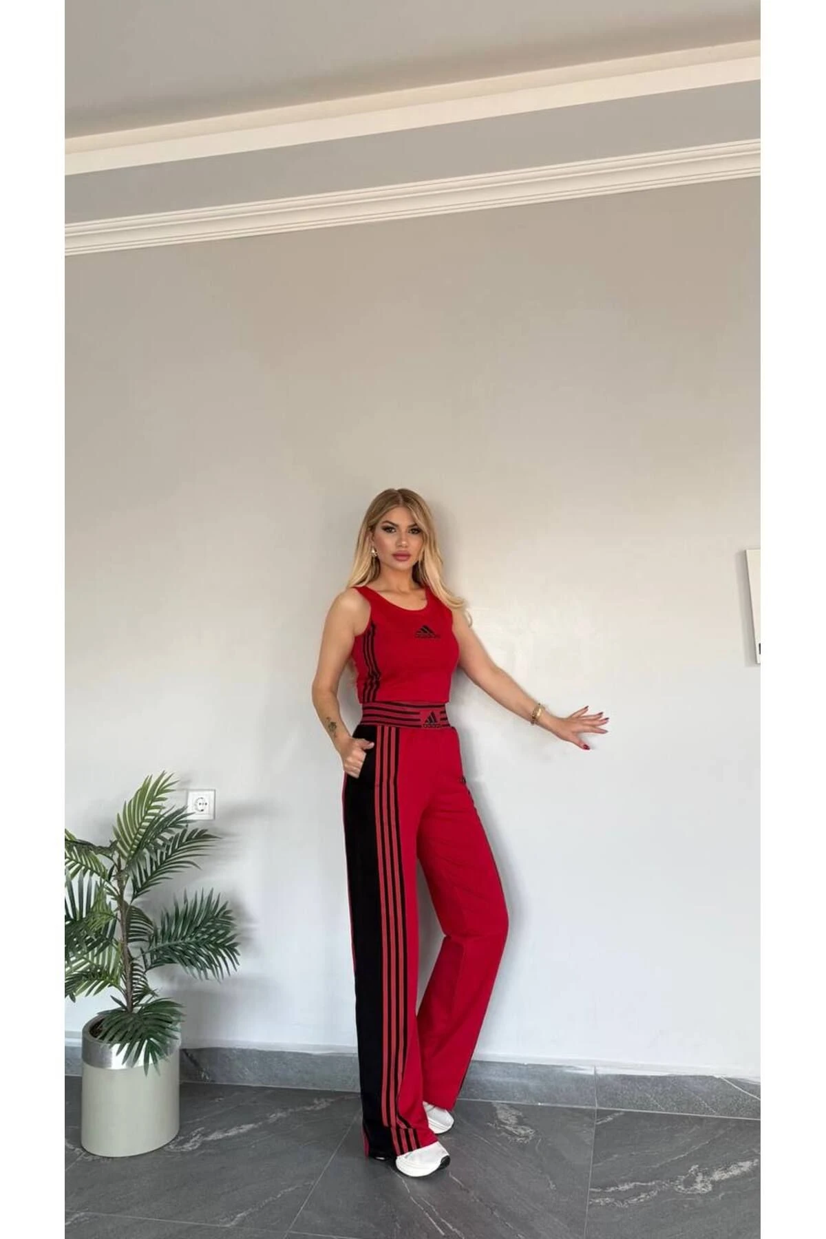 Kadın Yeni Sezon Sıfır Kol Bel Geniş Lastikli 2 İplik Kompakt kumaş Licralı Takım