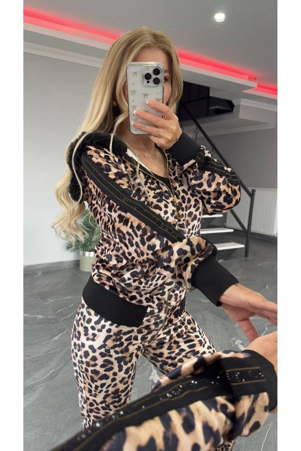 Kadın Esnek Likralı Taş Detaylı Kadife İthal Leo Takım