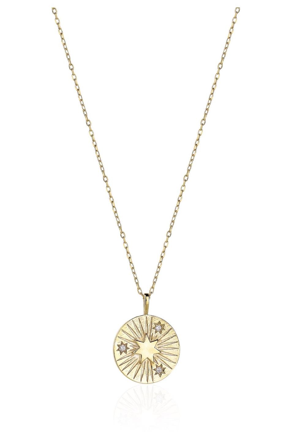 Gold plated star round necklace
