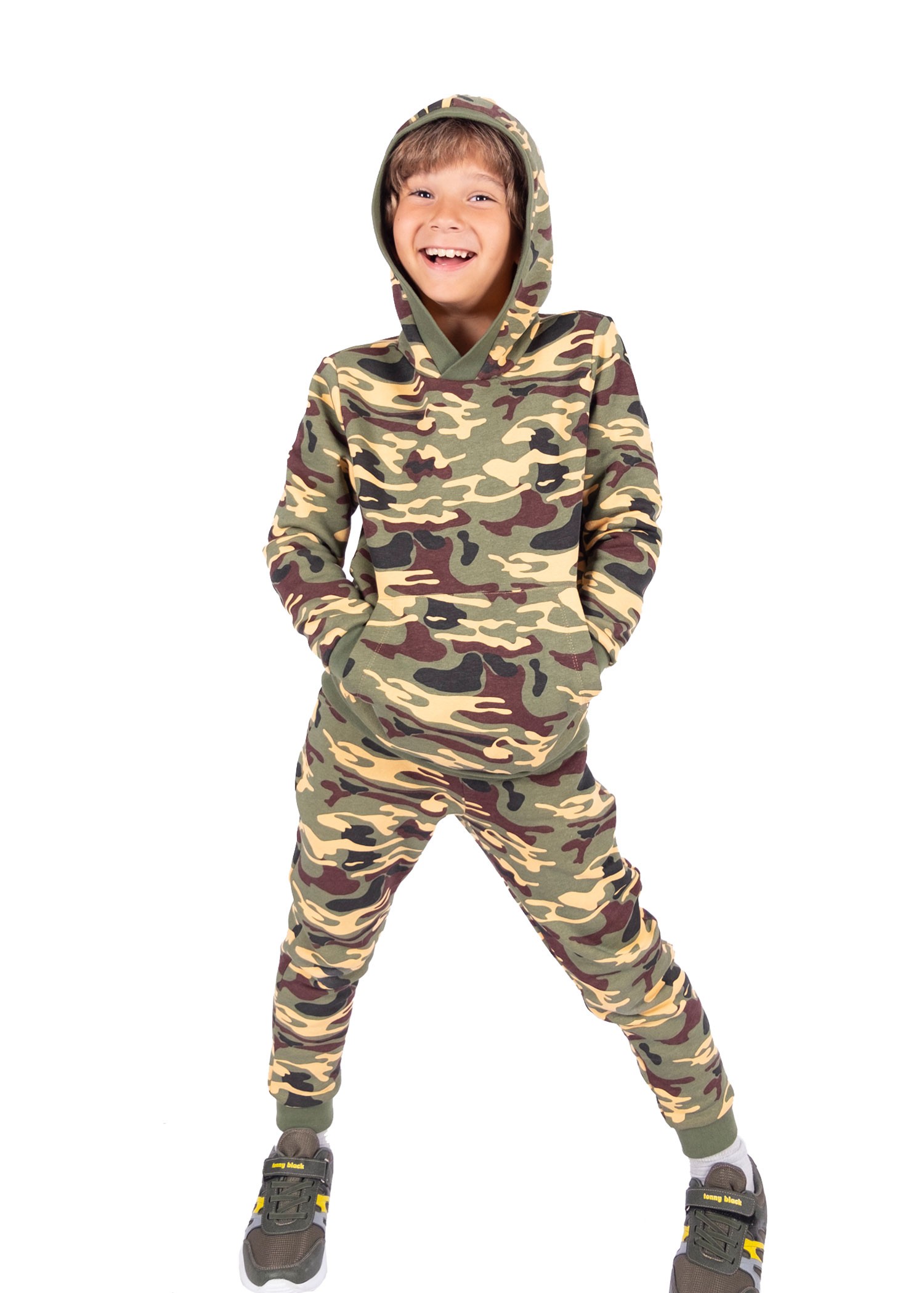 Raised Camouflage Pattern Winter Boys Tracksuit Set