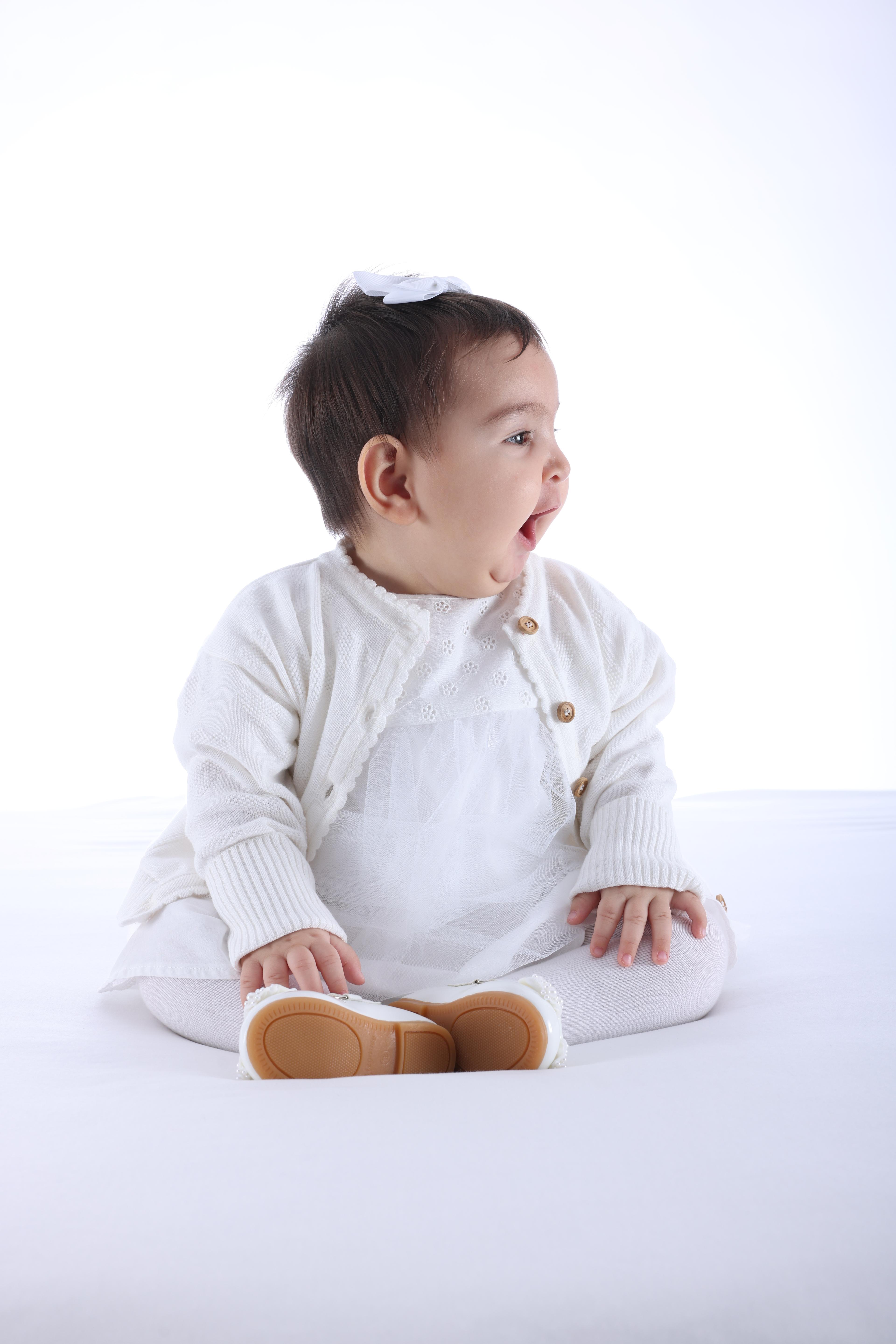 Organik Triko Örme Uzun Kollu Beyaz Baharlık Kız Bebek Hırka