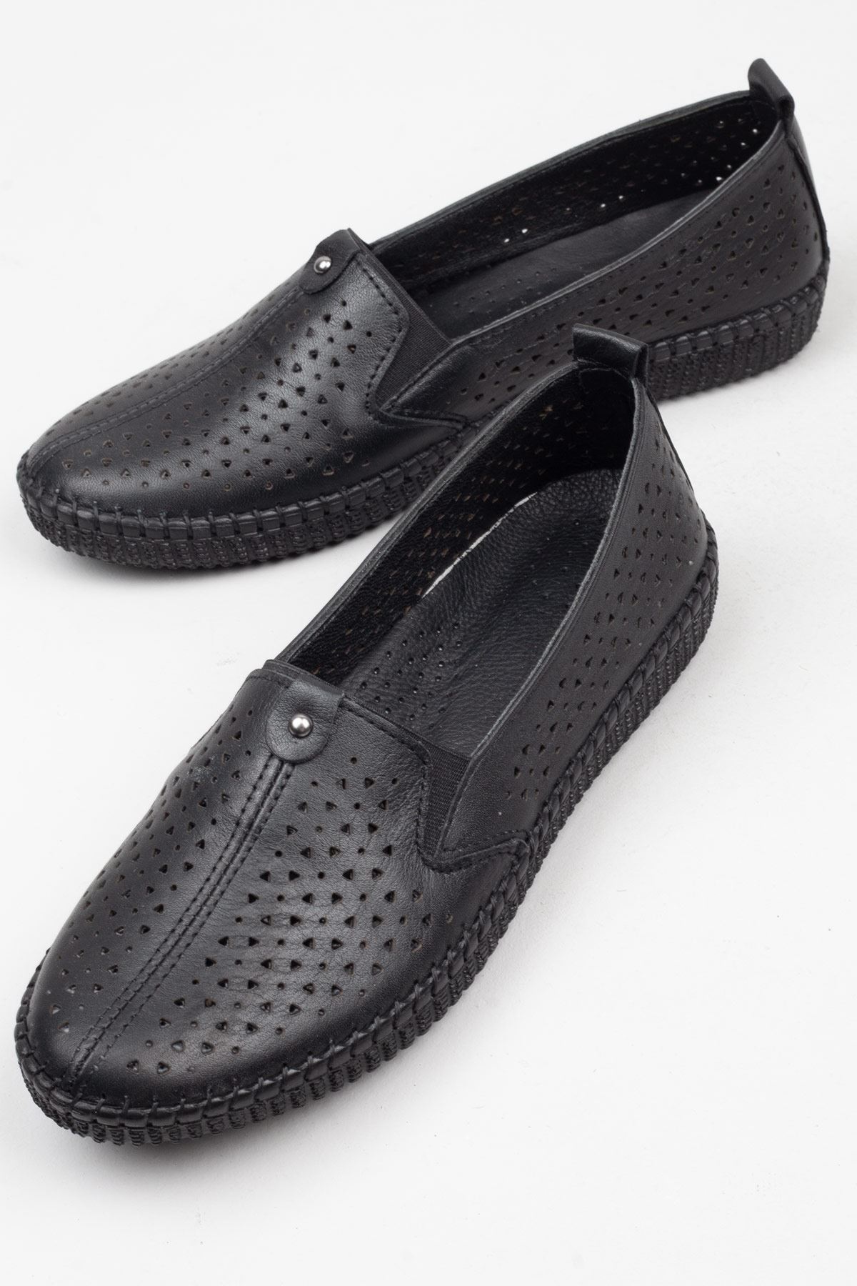 Kadın Ekstra Esnek Ve Hafif Siyah Hakiki Deri Ortopedik Ayakkabı