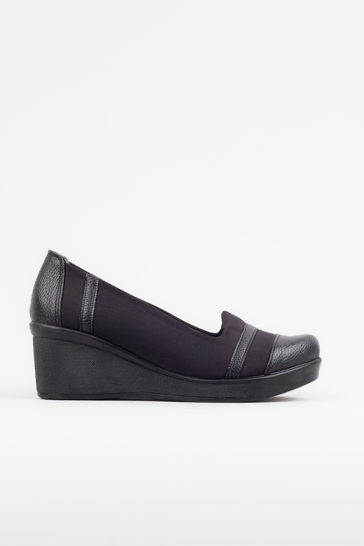 Kadın Siyah Dolgu Topuklu Ayakkabı