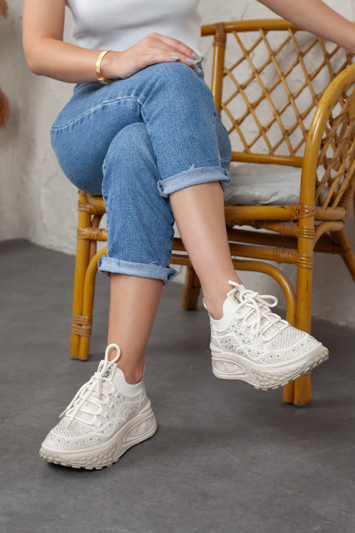 Kadın Taşlı Detaylı Kalın Taban Günlük Ayakkabı