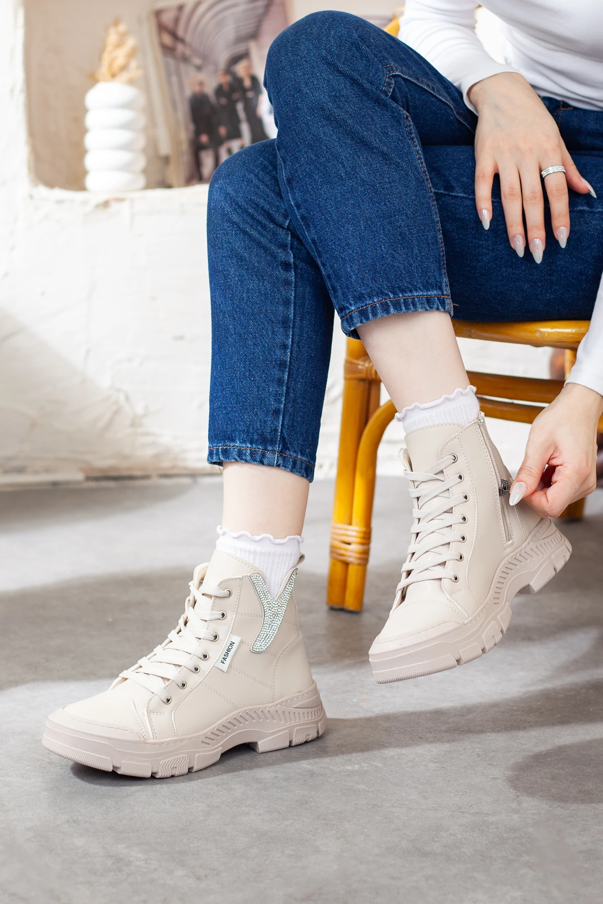 Kadın Yandan Fermuarlı Bağcıklı Günlük Bot