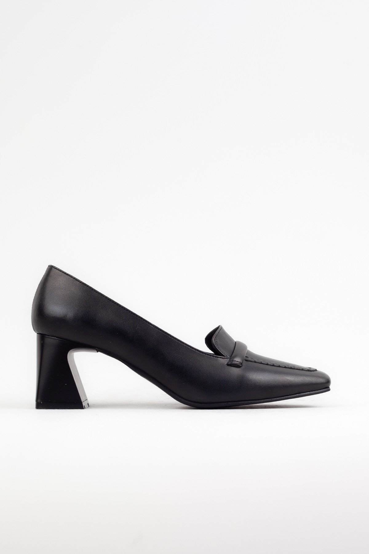 Kadın Siyah Klasik Topuklu Ayakkabı