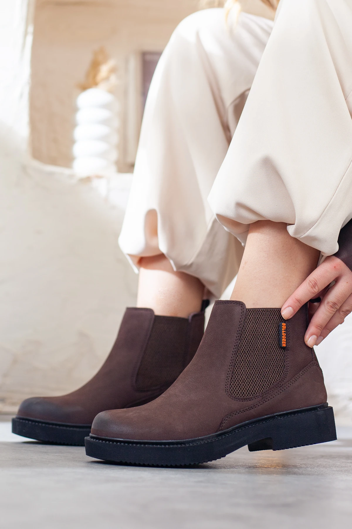 Kadın Hakiki Deri Yanı Lastikli Günlük Bot