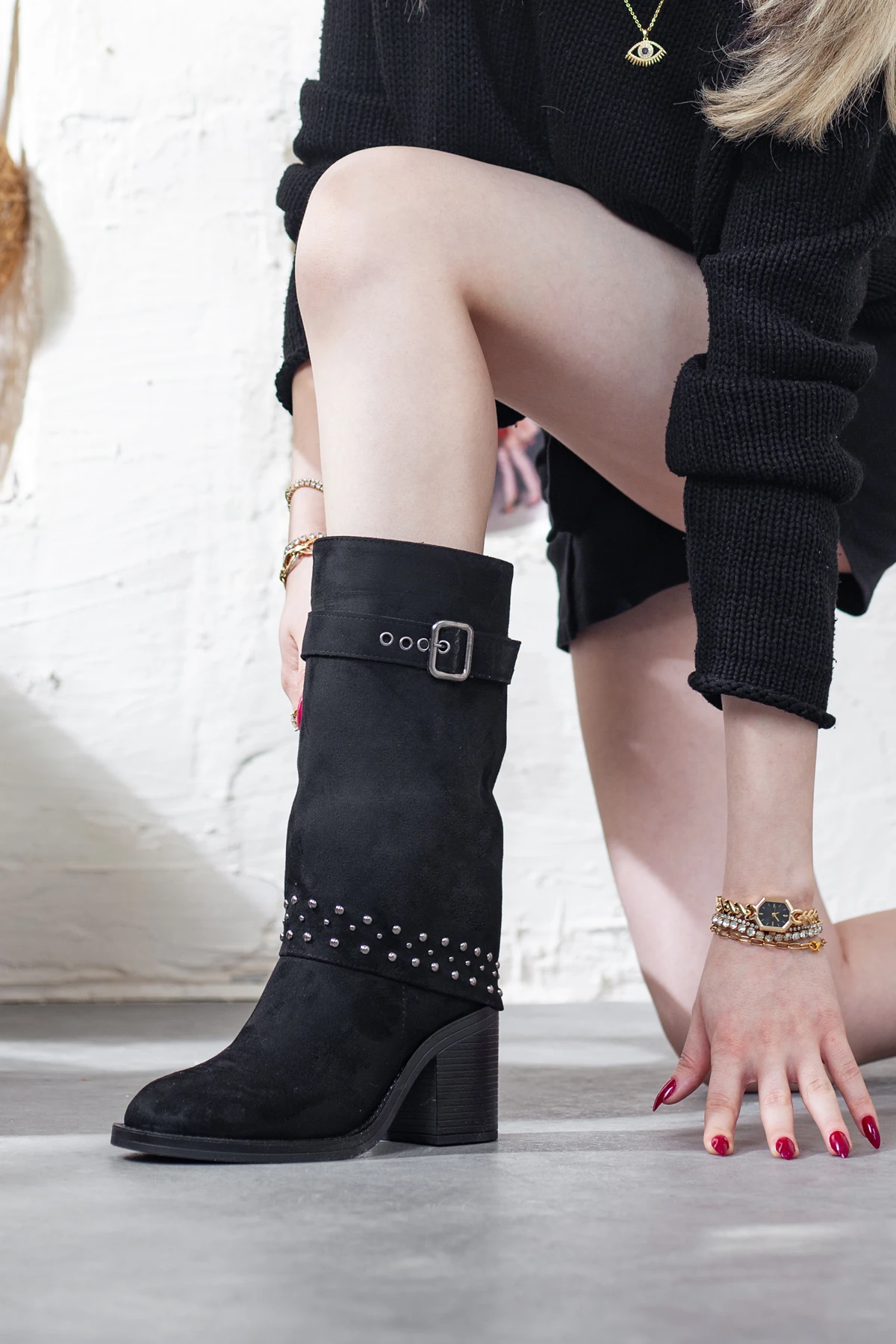 Kadın Metal Detaylı Diz Altı Topuklu Çizme