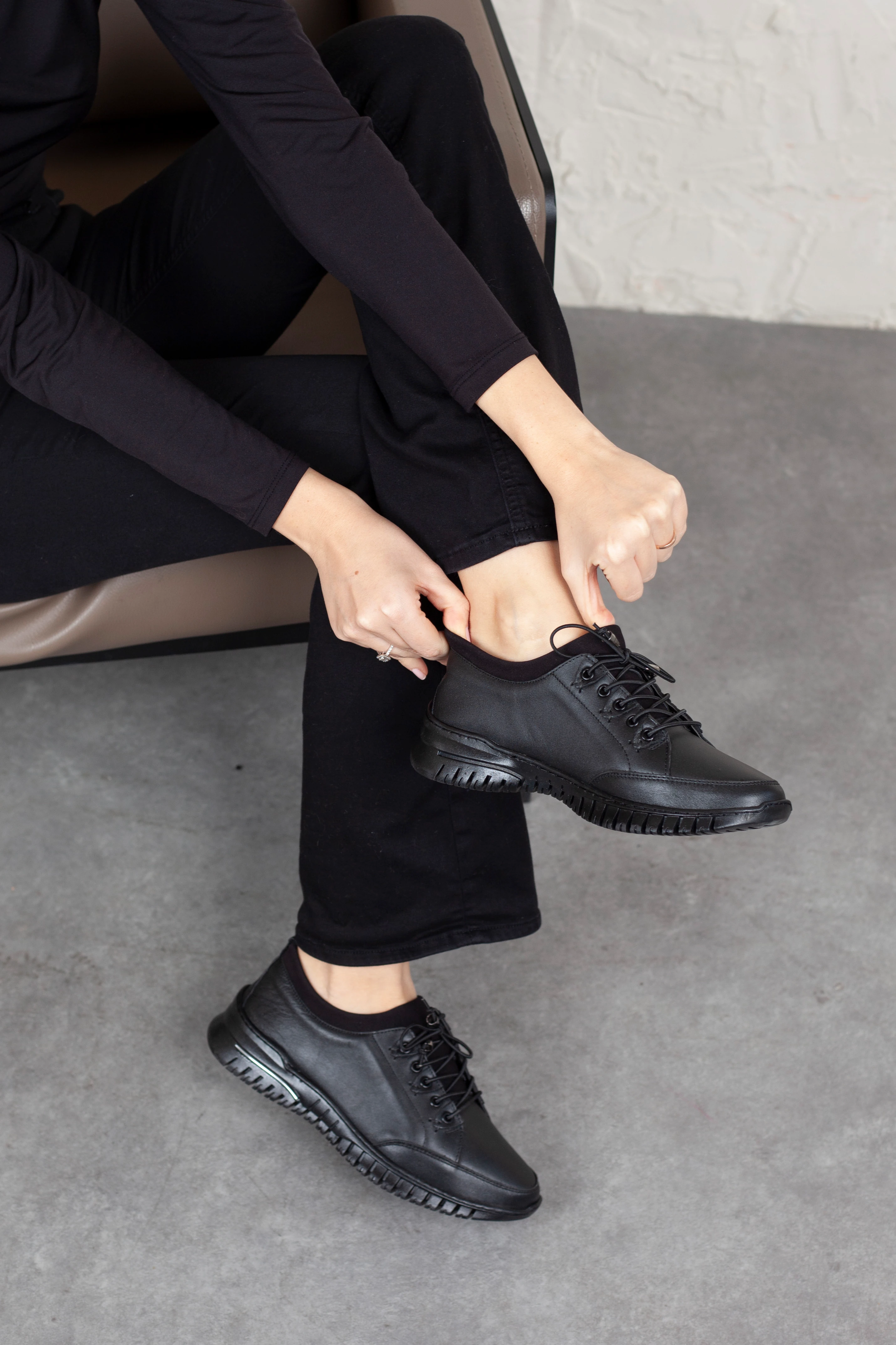 Kadın Hakiki Deri Elastik Bağcıklı ve Rahat Günlük Ayakkabı