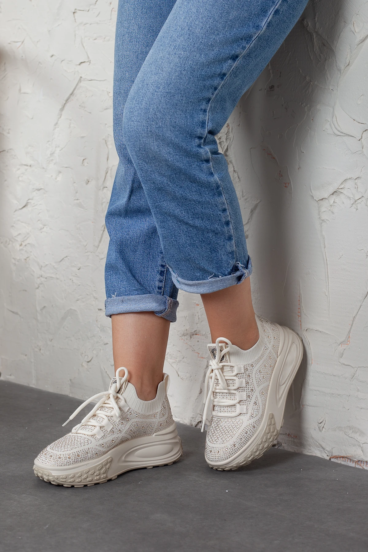 Kadın Taşlı Detaylı Kalın Taban Günlük Ayakkabı