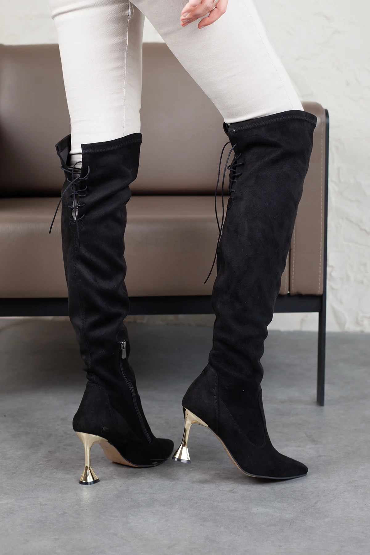 Kadın Sivri Burun Arkası Bağlamalı Yarım Fermuar Altın Topuklu Çizme