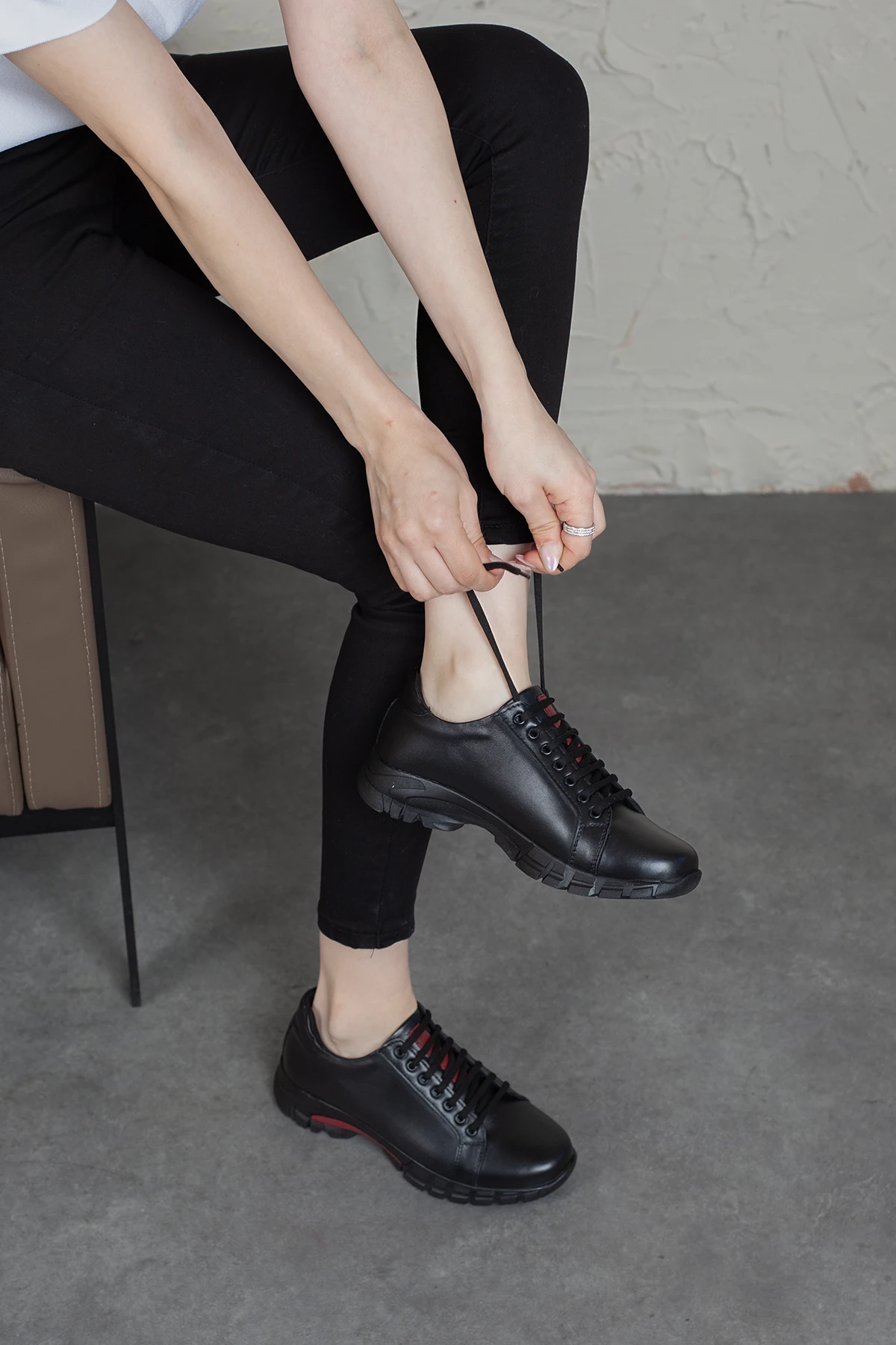 Kadın Hakiki Deri Bağcıklı Rahat ve Yumuşak Günlük Ayakkabı