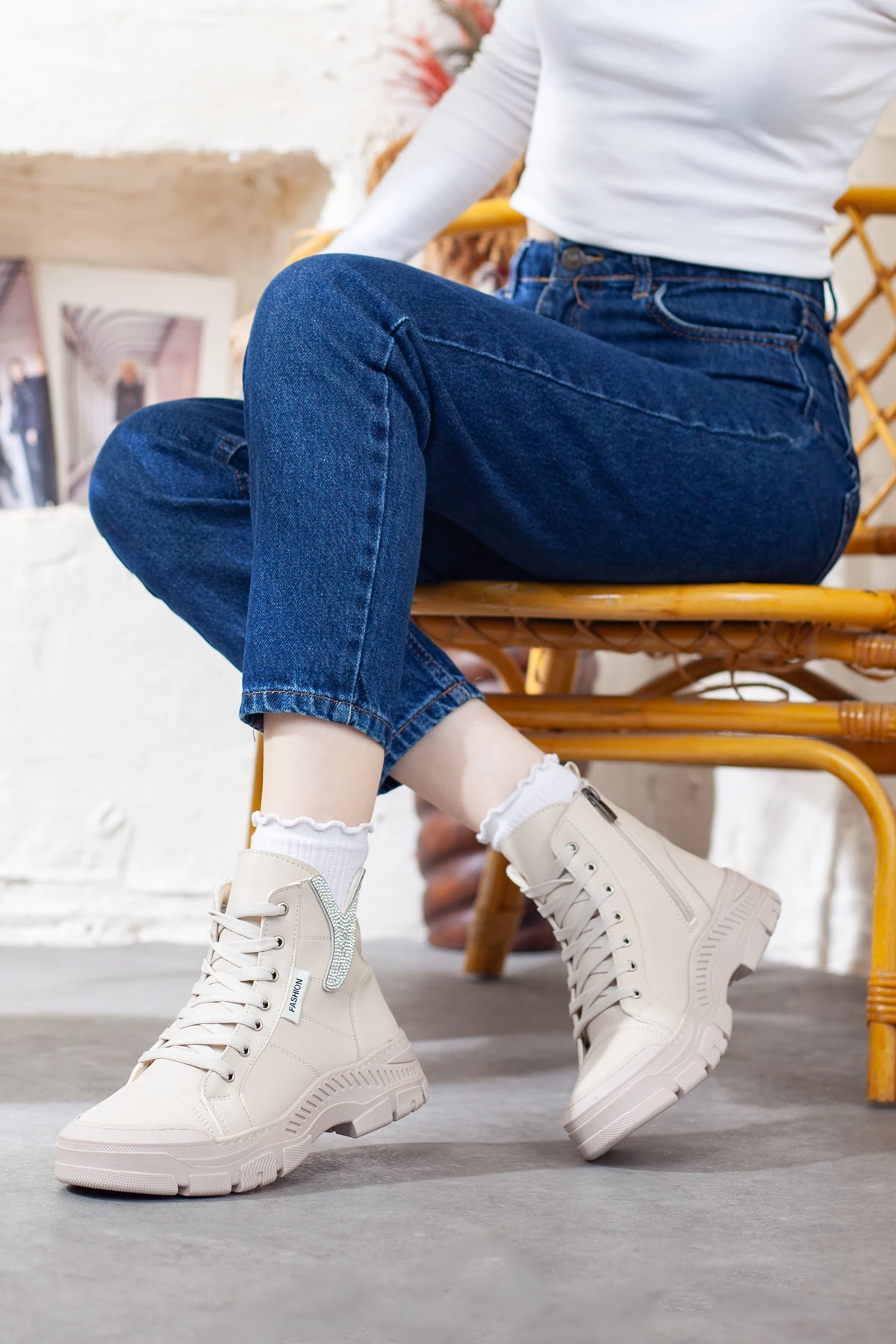 Kadın Yandan Fermuarlı Bağcıklı Günlük Bot